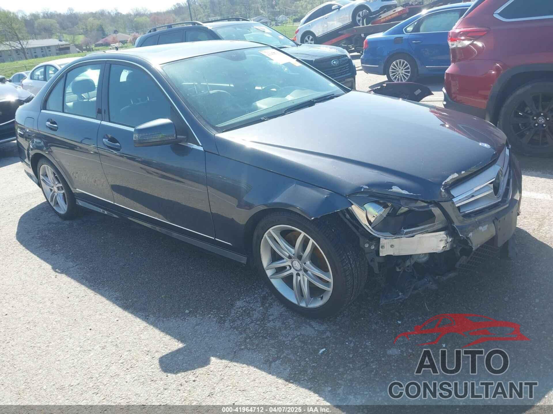 MERCEDES-BENZ C 300 2013 - WDDGF8AB4DR270366