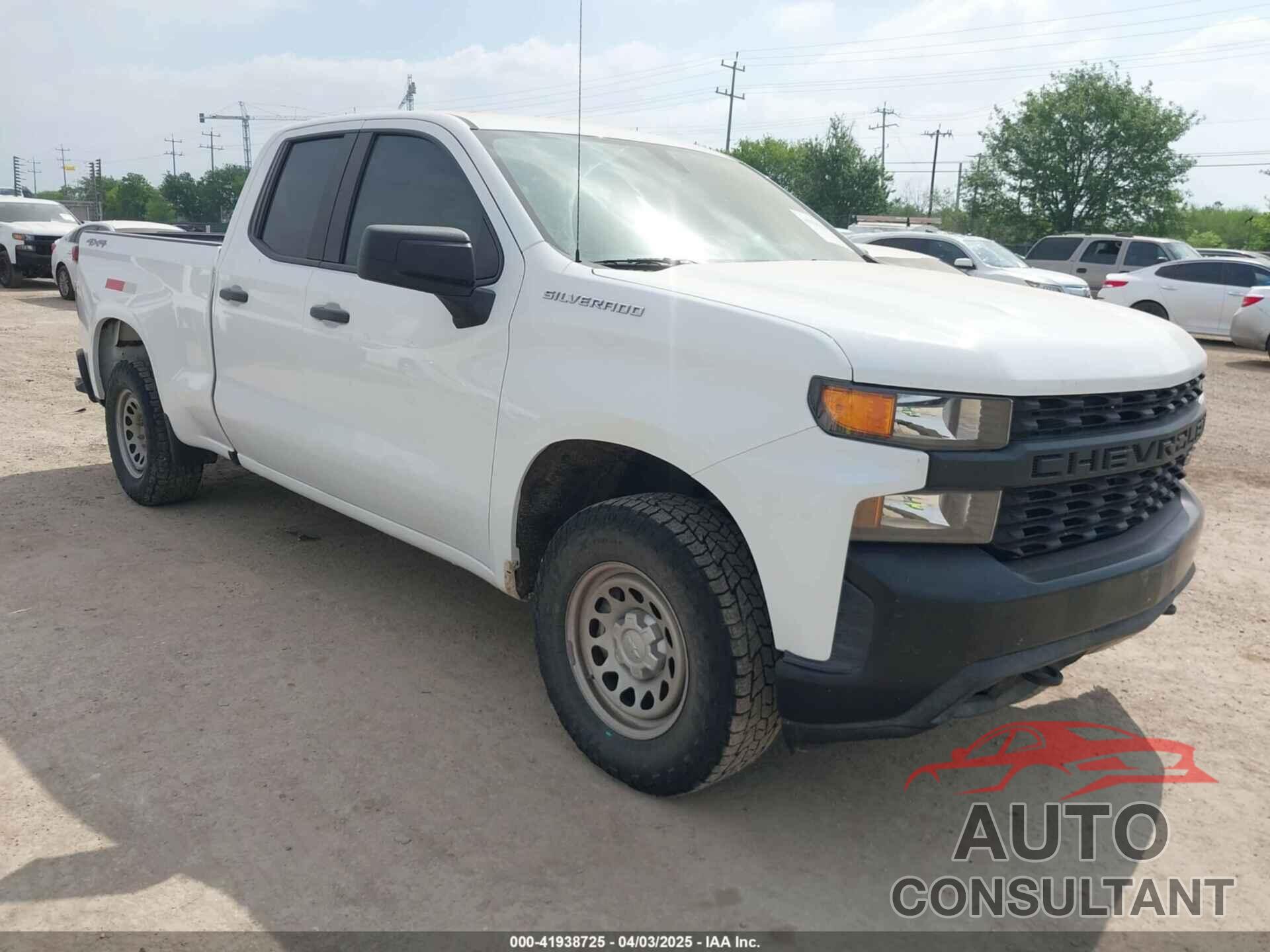 CHEVROLET SILVERADO 1500 2021 - 1GCRYAEF2MZ218221