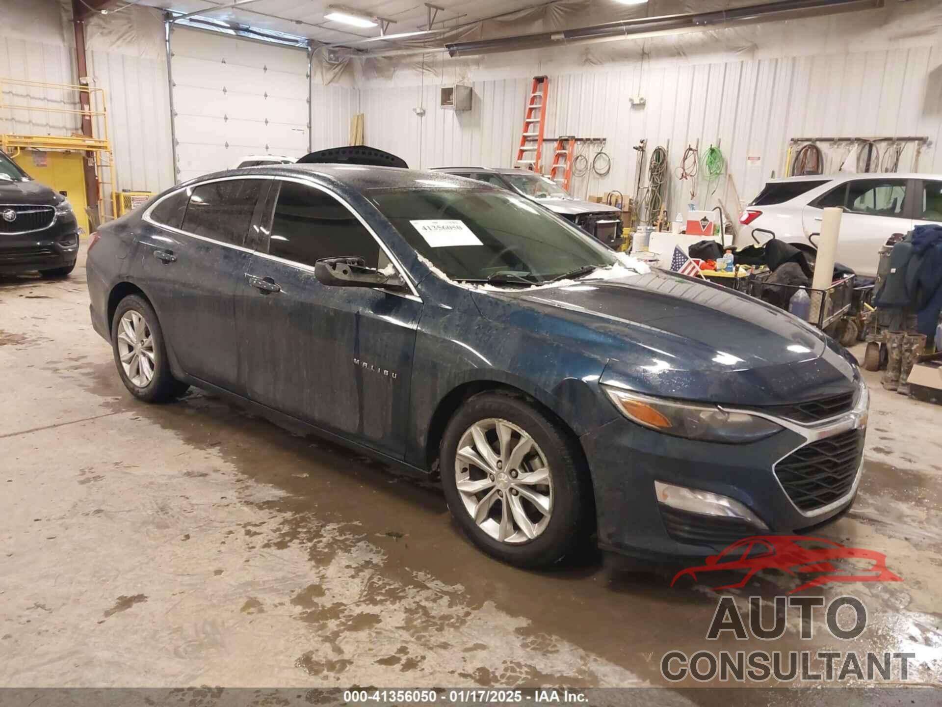 CHEVROLET MALIBU 2020 - 1G1ZD5STXLF000128