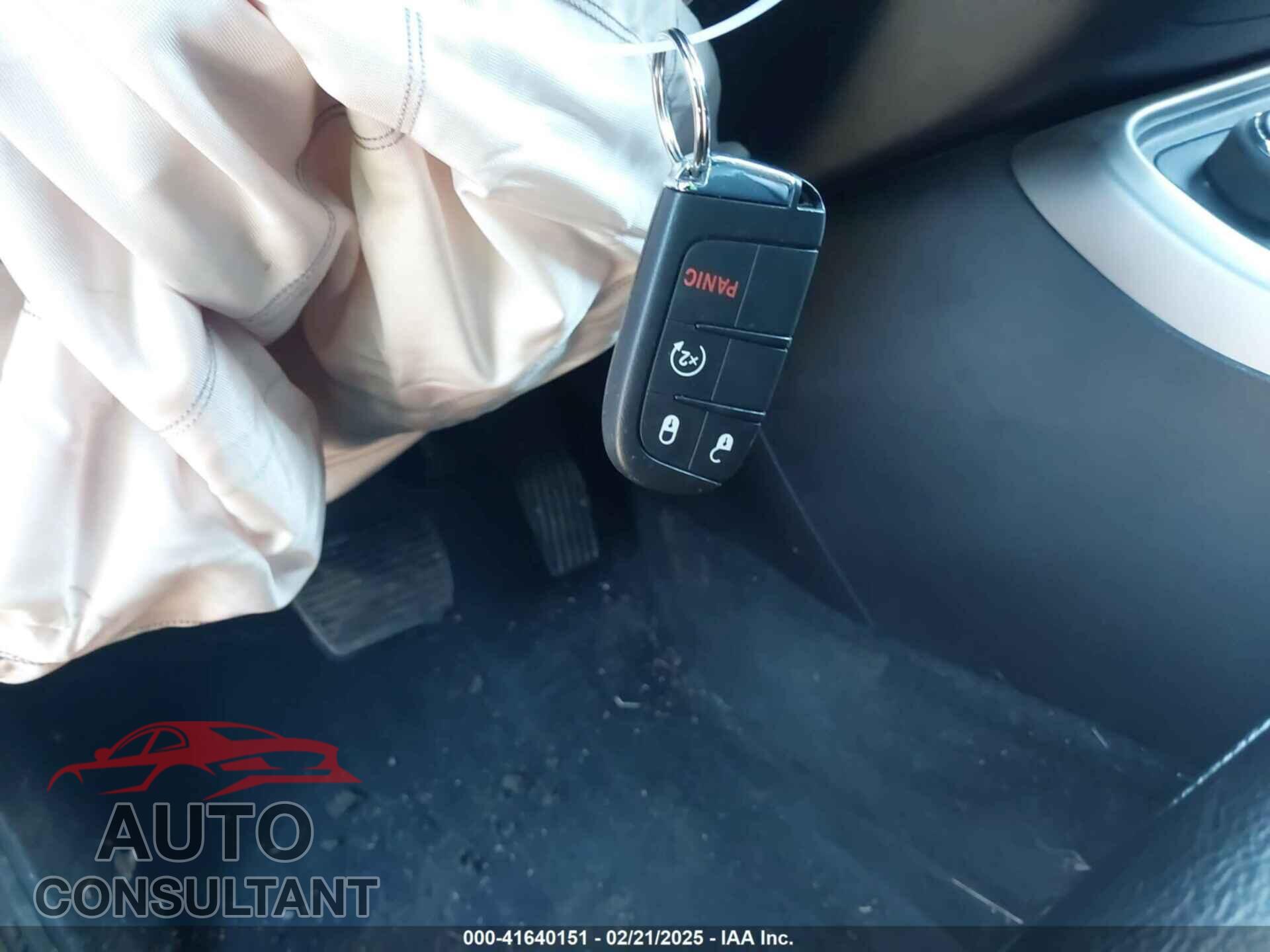 JEEP COMPASS 2018 - 3C4NJDBB2JT284485