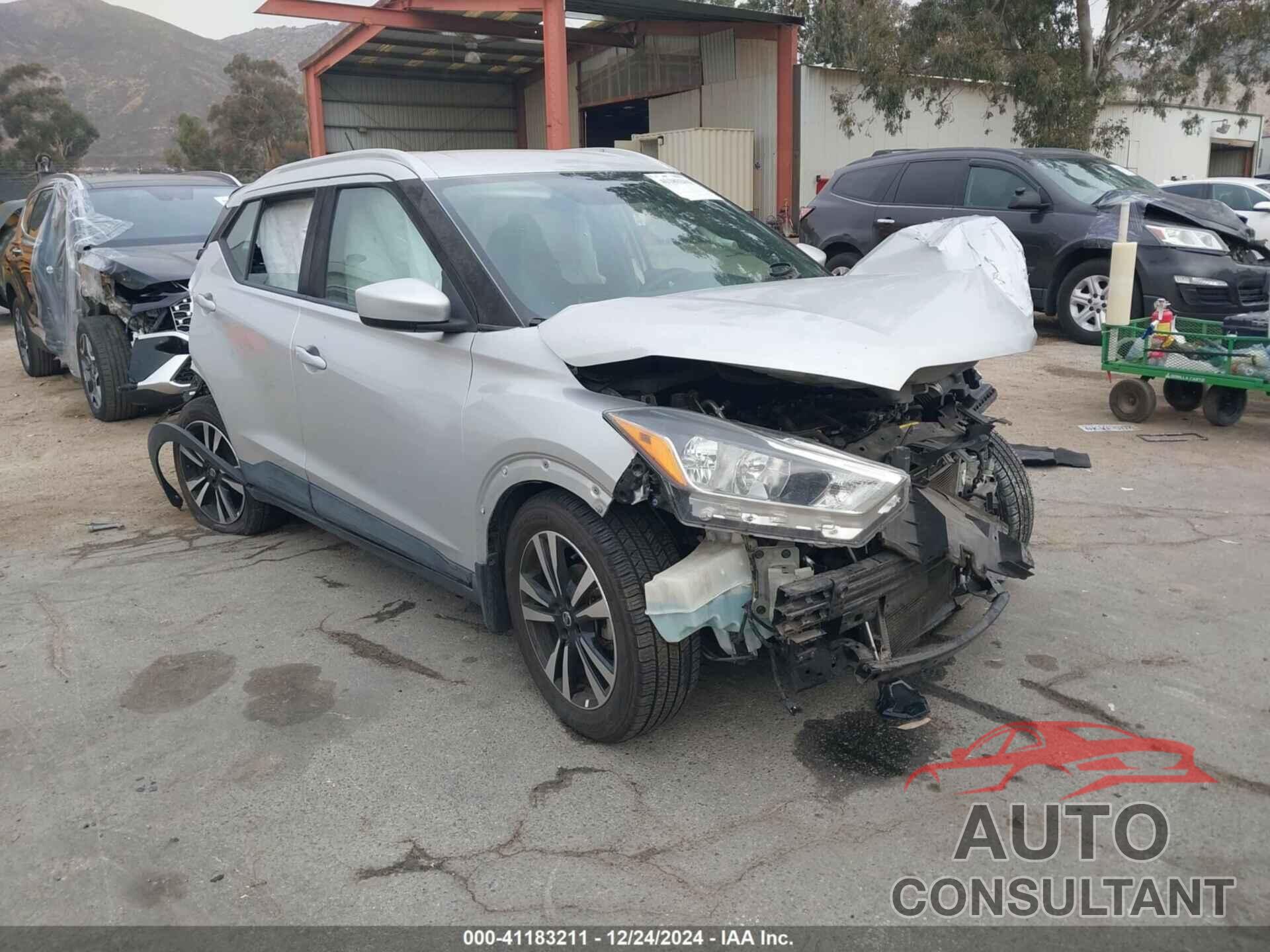 NISSAN KICKS 2018 - 3N1CP5CUXJL522436