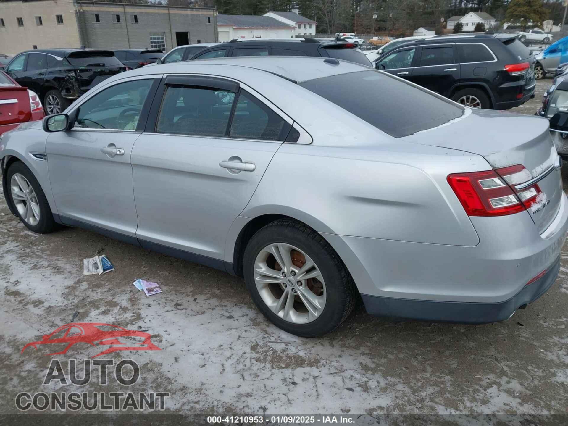 FORD TAURUS 2015 - 1FAHP2E87FG181077