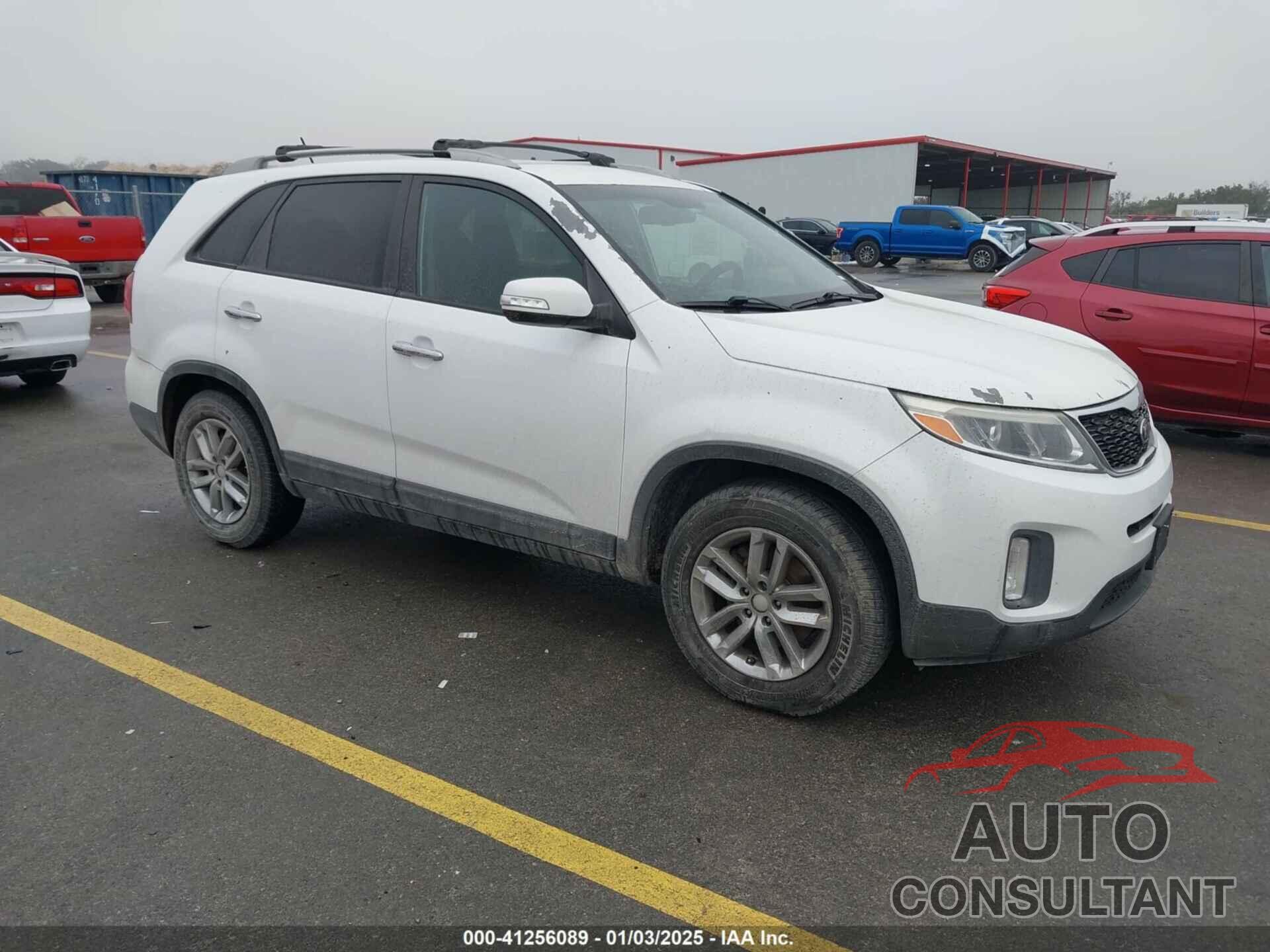 KIA SORENTO 2015 - 5XYKT4A71FG612326