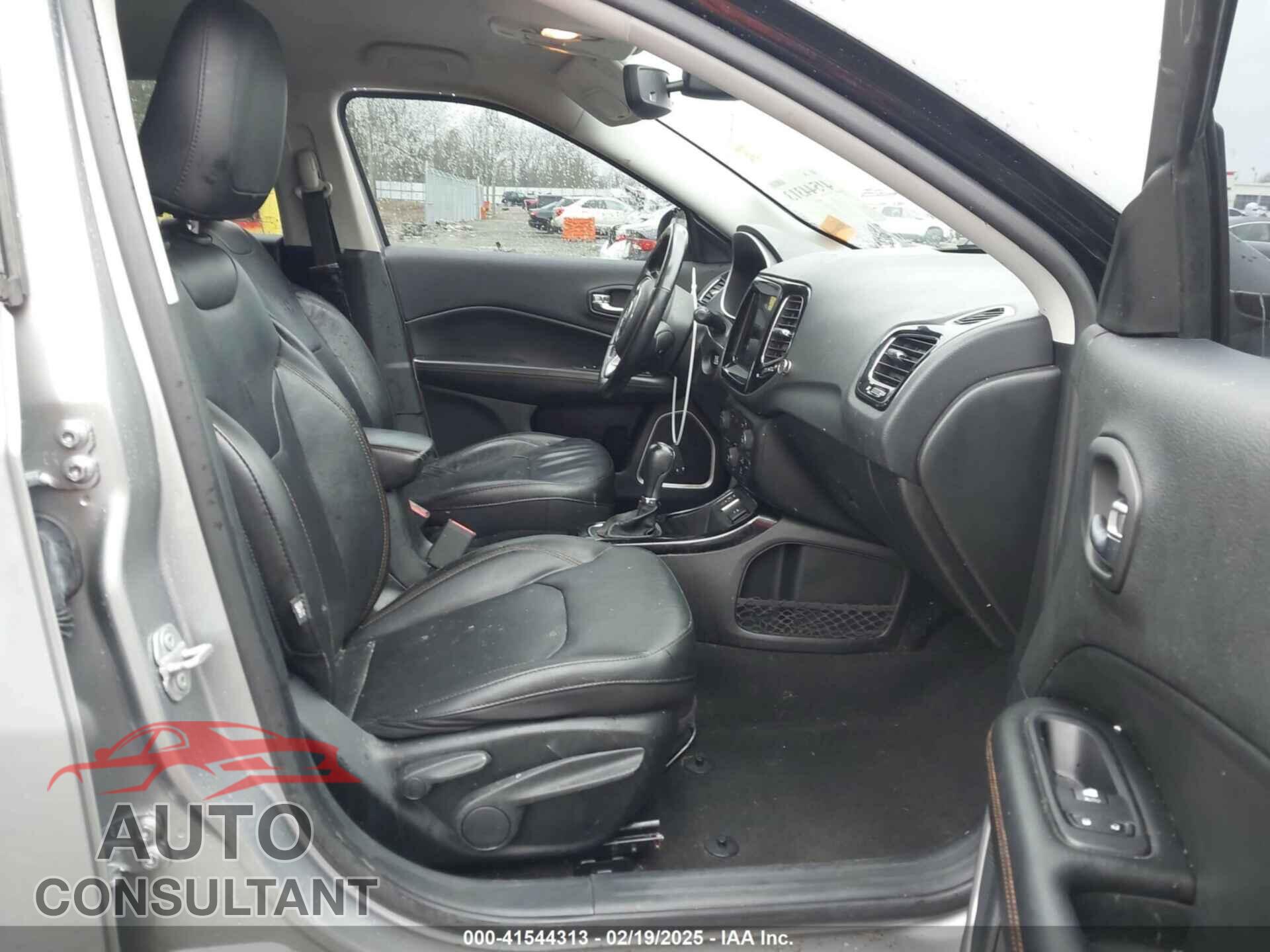 JEEP COMPASS 2020 - 3C4NJCCB8LT200830