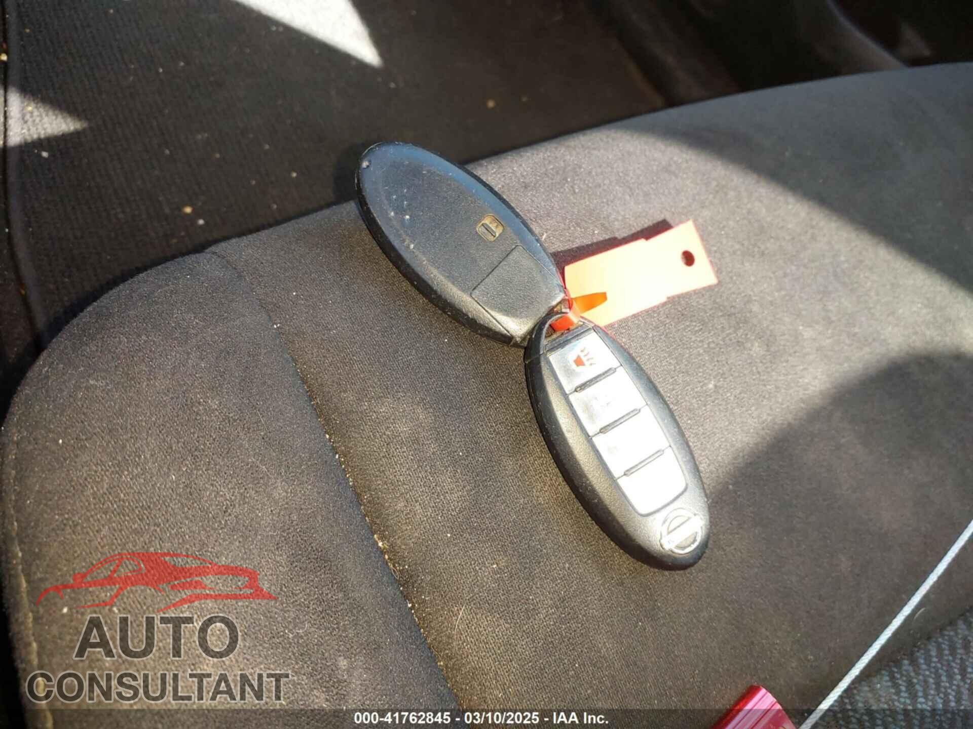 NISSAN PATHFINDER 2016 - 5N1AR2MM6GC610685