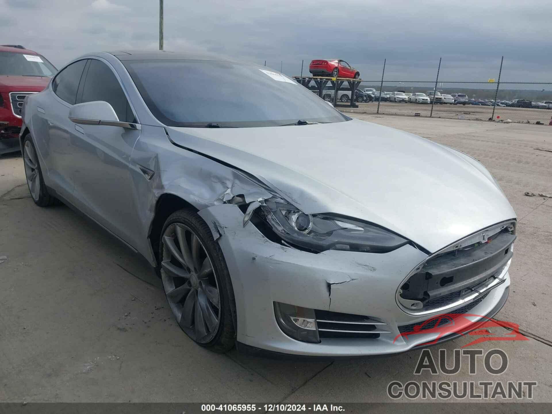 TESLA MODEL S 2013 - 5YJSA1DP2DFP17574