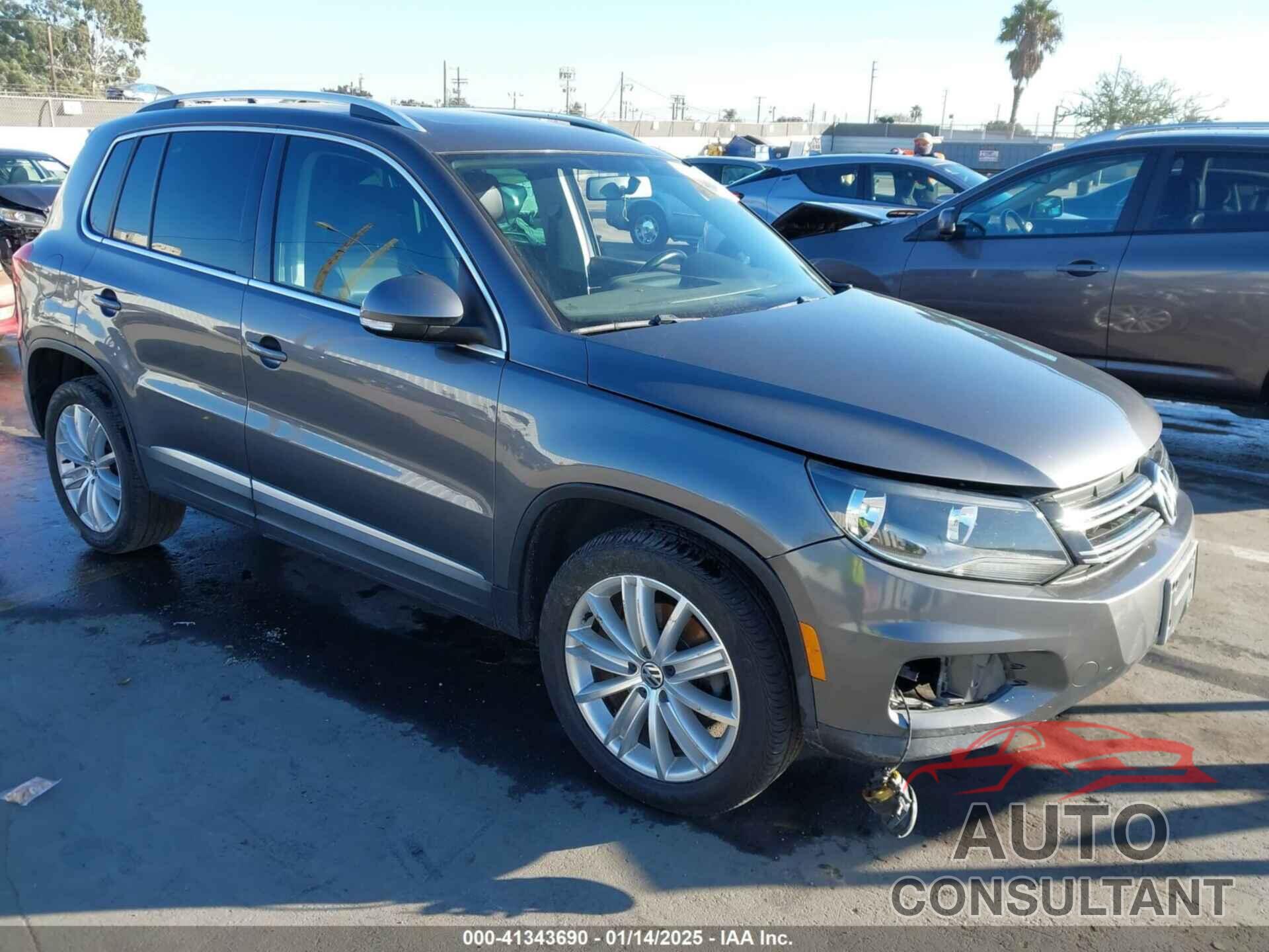 VOLKSWAGEN TIGUAN 2012 - WVGBV7AX1CW006319