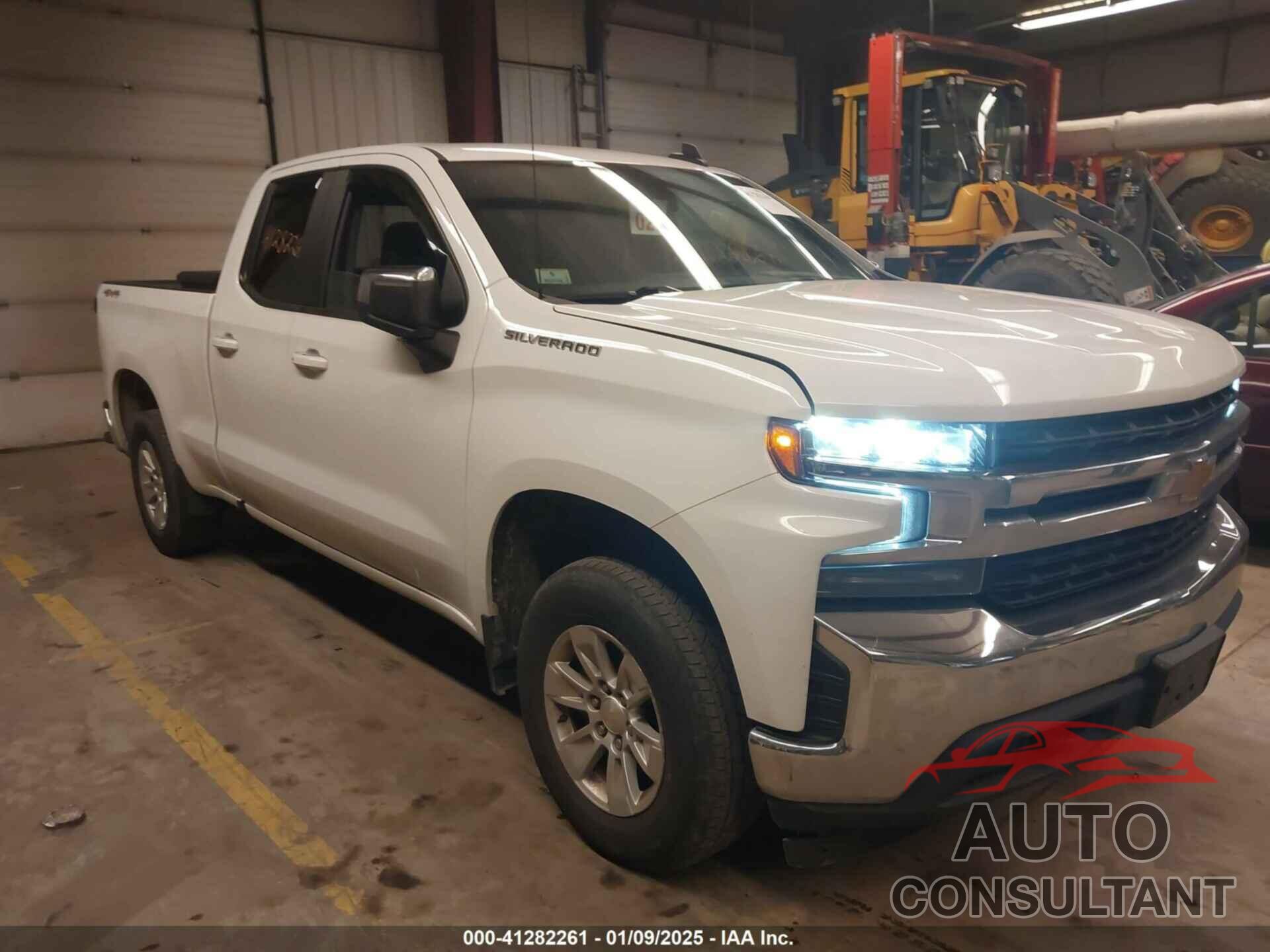CHEVROLET SILVERADO 1500 2021 - 1GCRYDEK4MZ273610