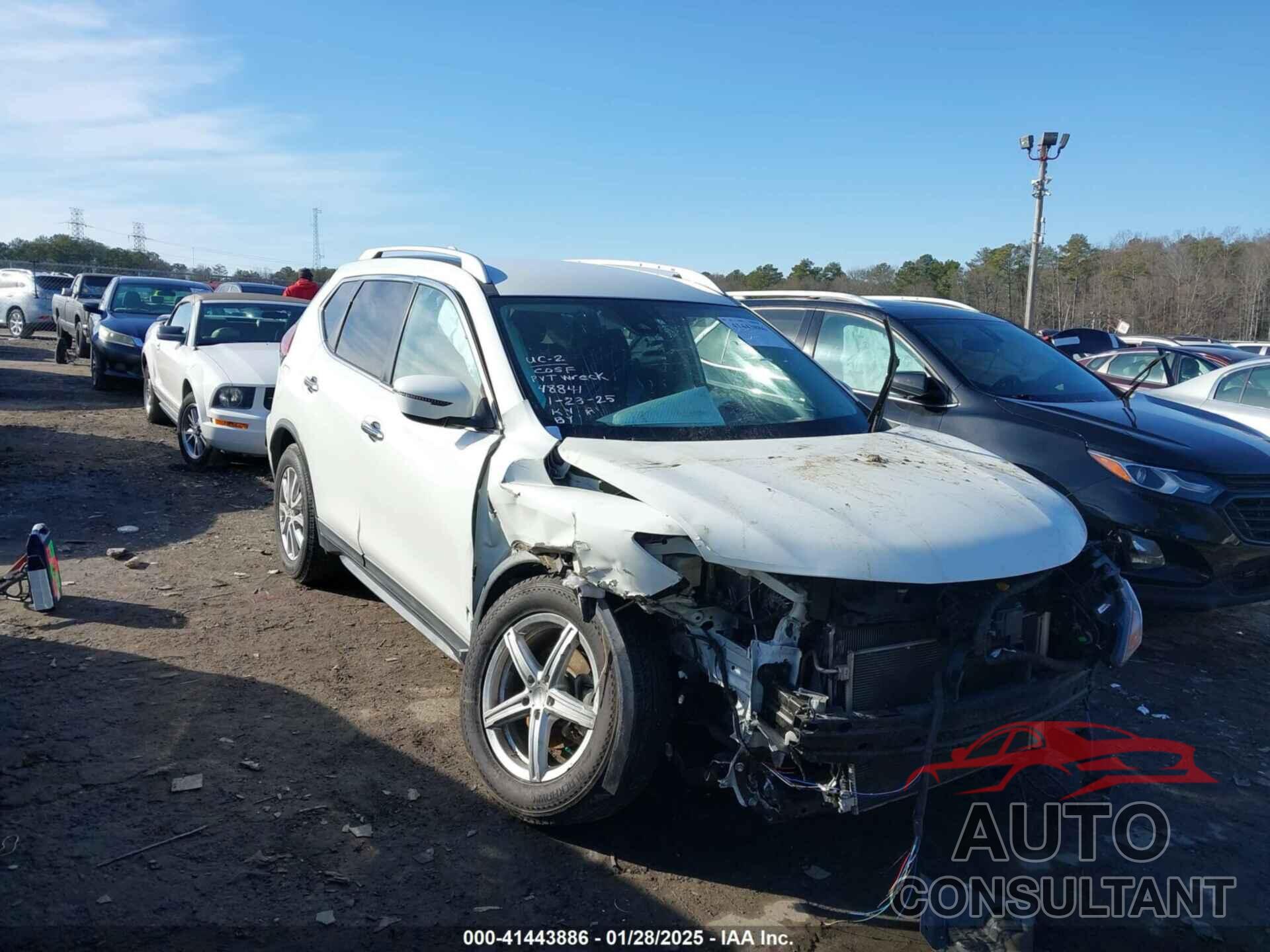 NISSAN ROGUE 2019 - KNMAT2MT1KP543525