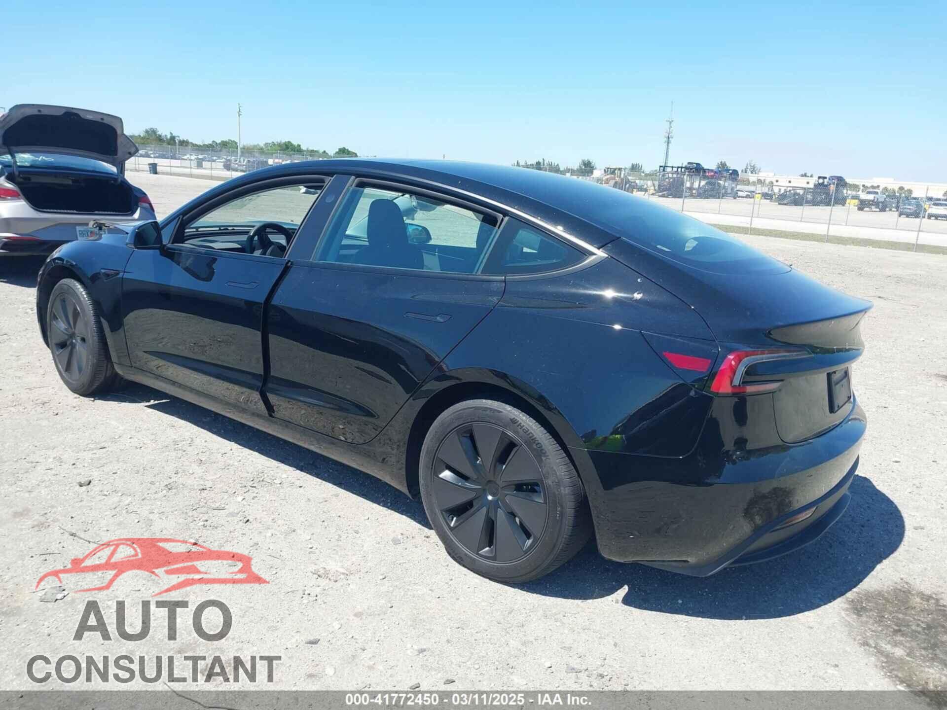 TESLA MODEL 3 2024 - 5YJ3E1EA4RF745385