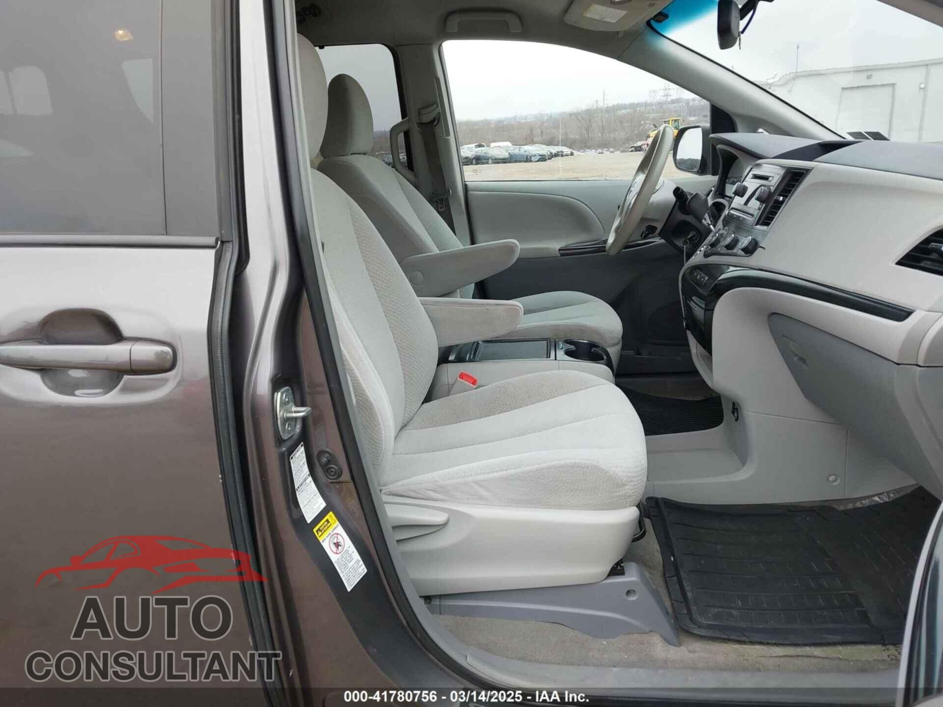 TOYOTA SIENNA 2012 - 5TDJK3DCXCS047056