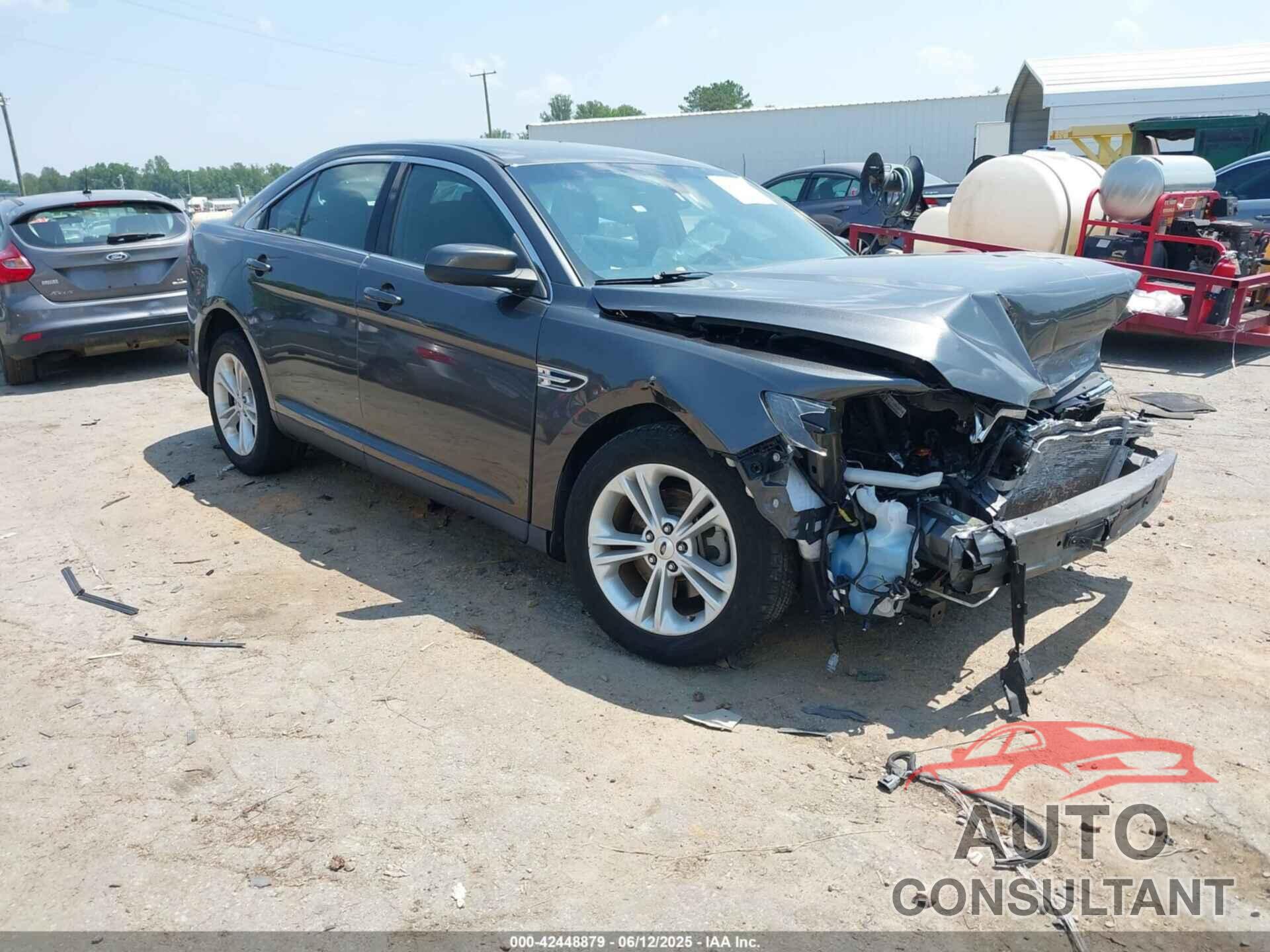 FORD TAURUS 2018 - 1FAHP2E88JG118286