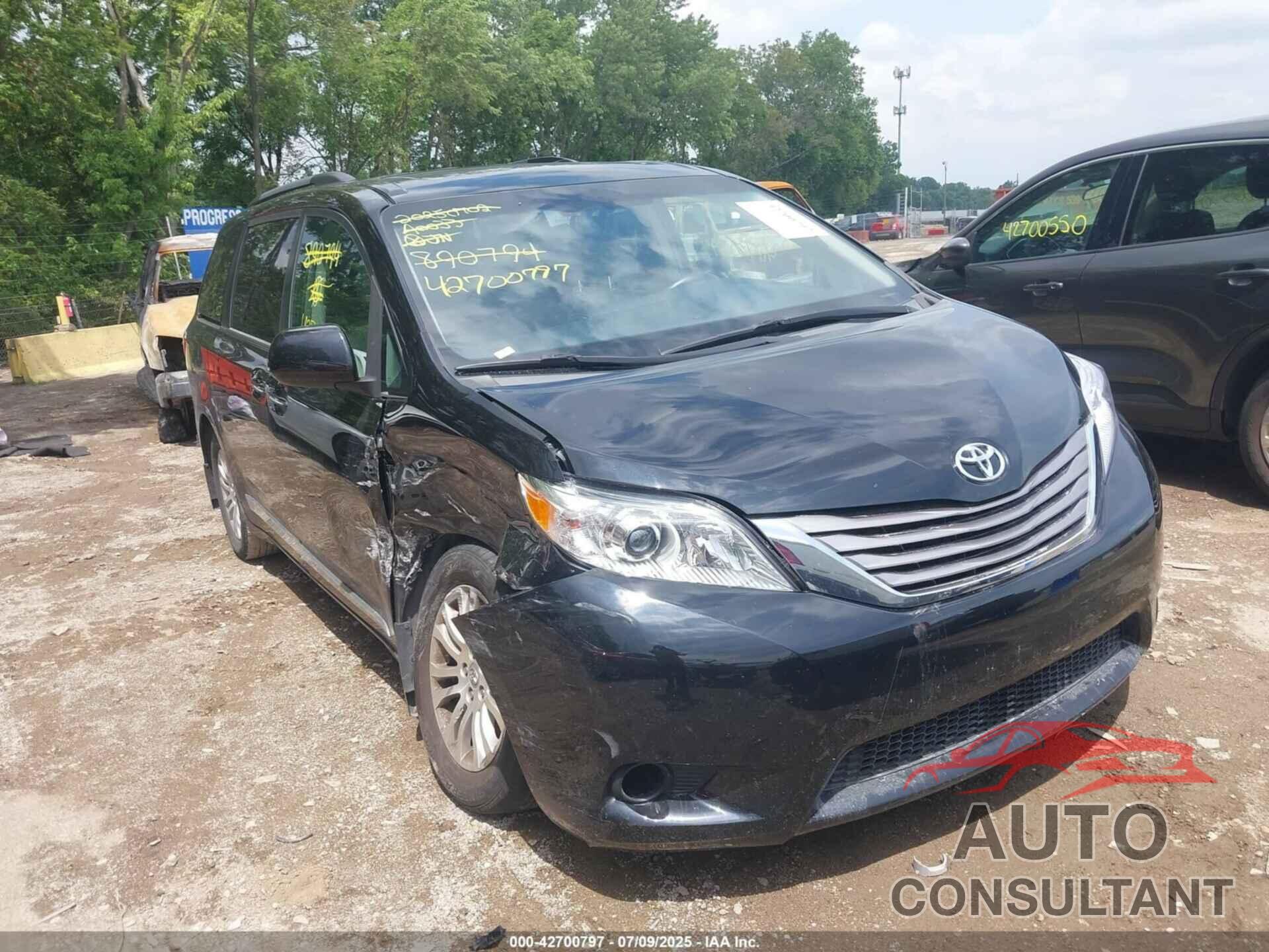 TOYOTA SIENNA 2017 - 5TDYZ3DC7HS890794