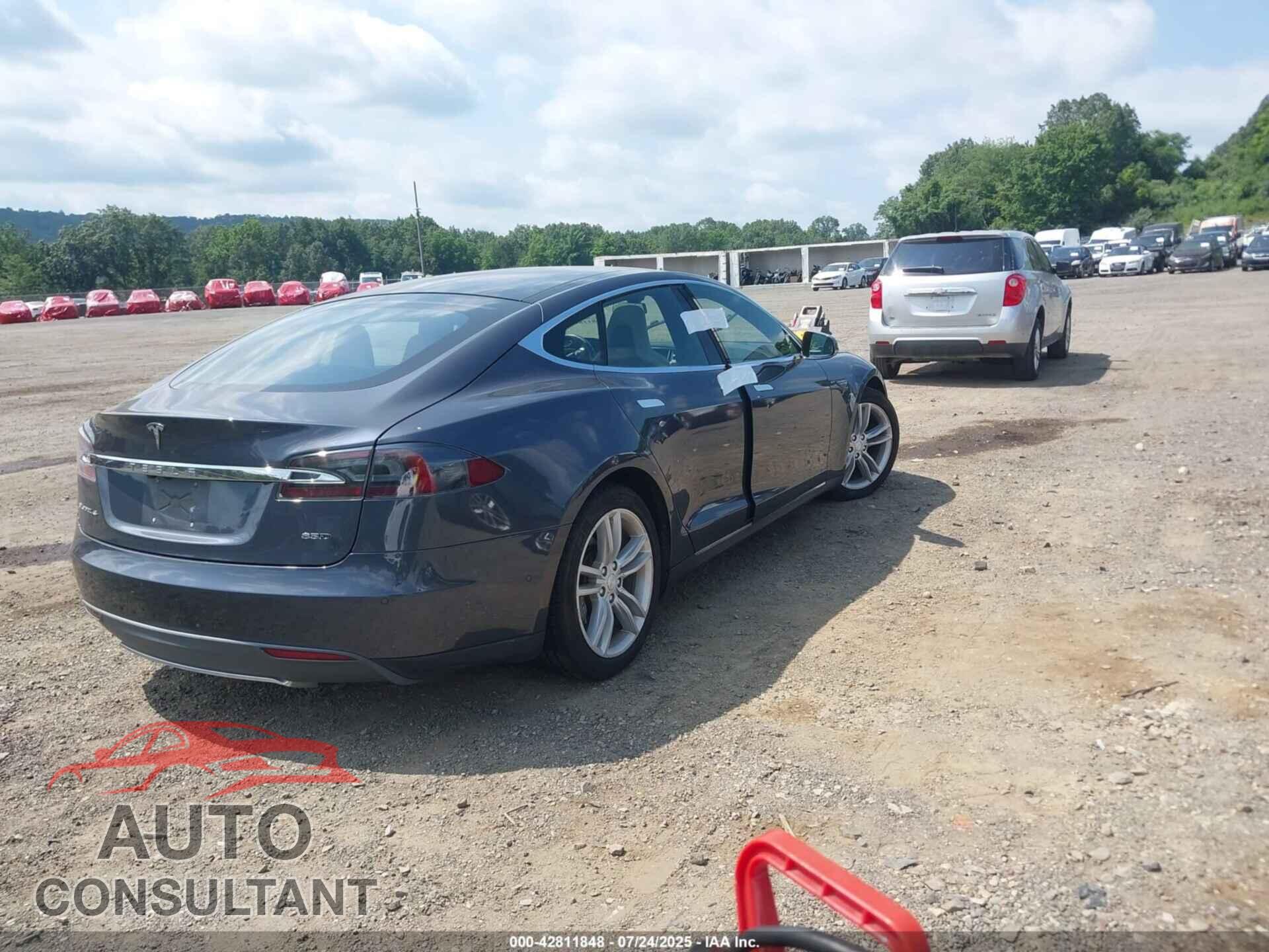 TESLA MODEL S 2015 - 5YJSA1E25FF104709