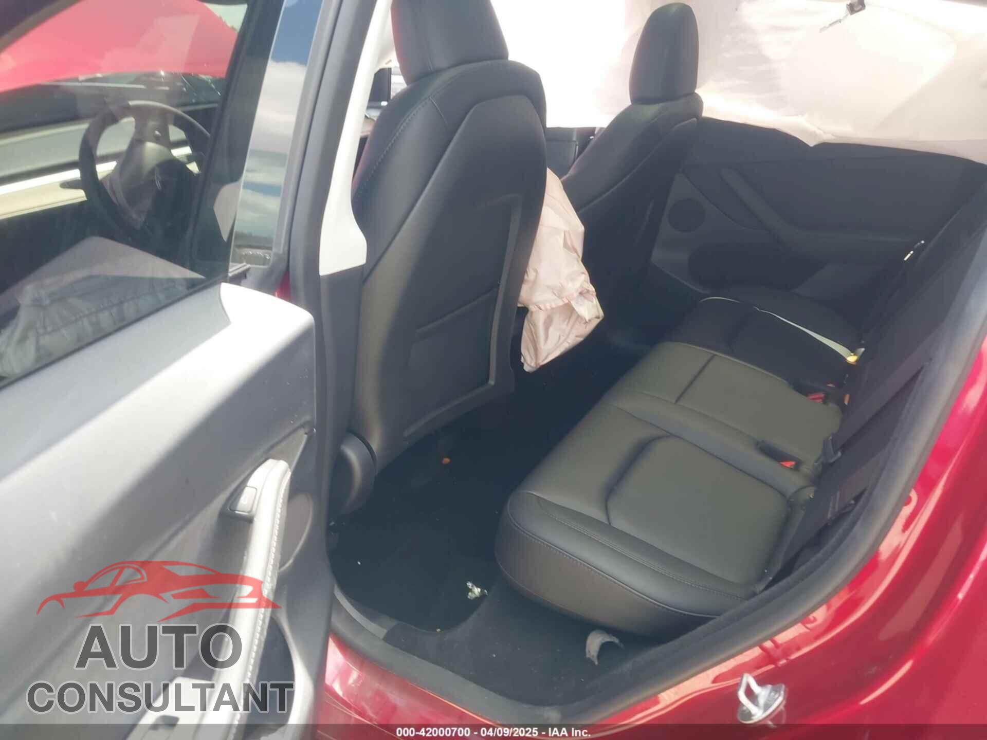 TESLA MODEL Y 2024 - 7SAYGDED7RF045410