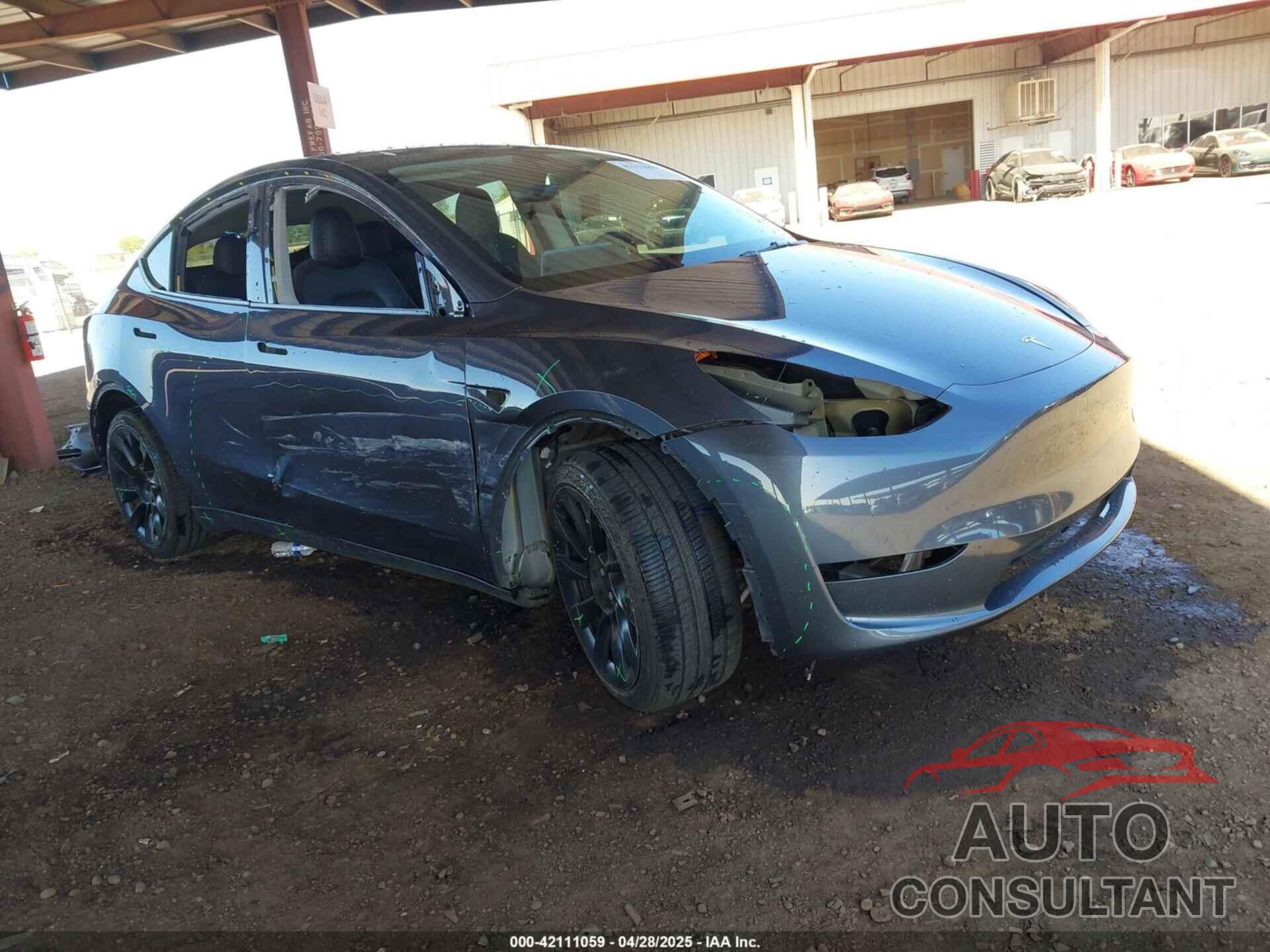TESLA MODEL Y 2023 - 7SAYGAEEXPF618174