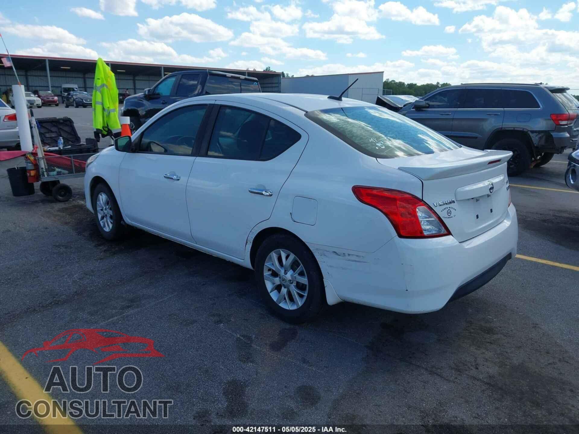 NISSAN VERSA 2017 - 3N1CN7AP3HL834509