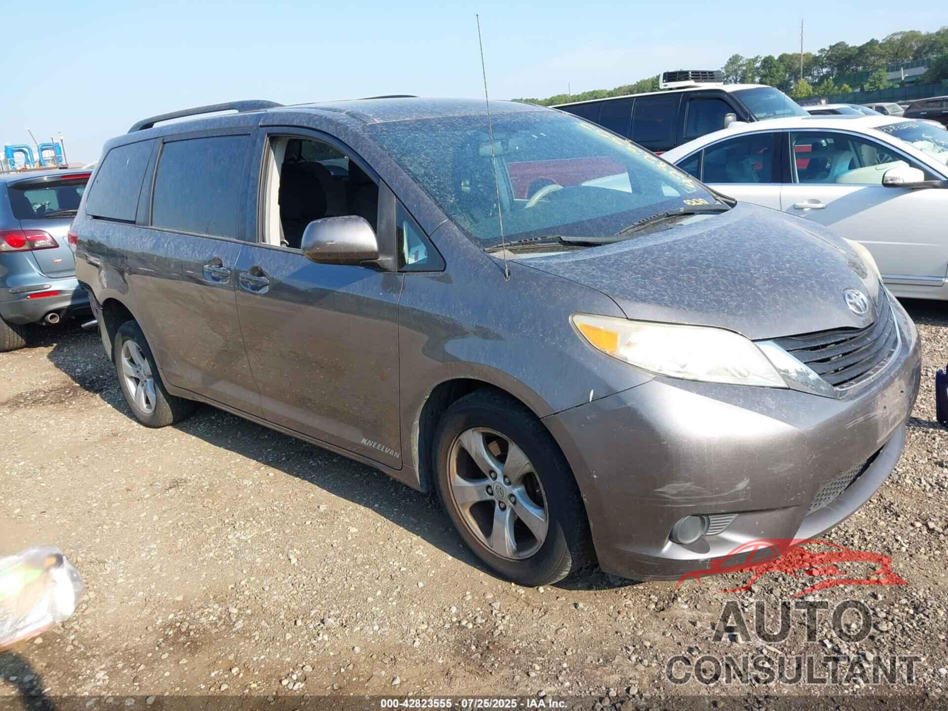 TOYOTA SIENNA 2013 - 5TDKK3DC7DS295982
