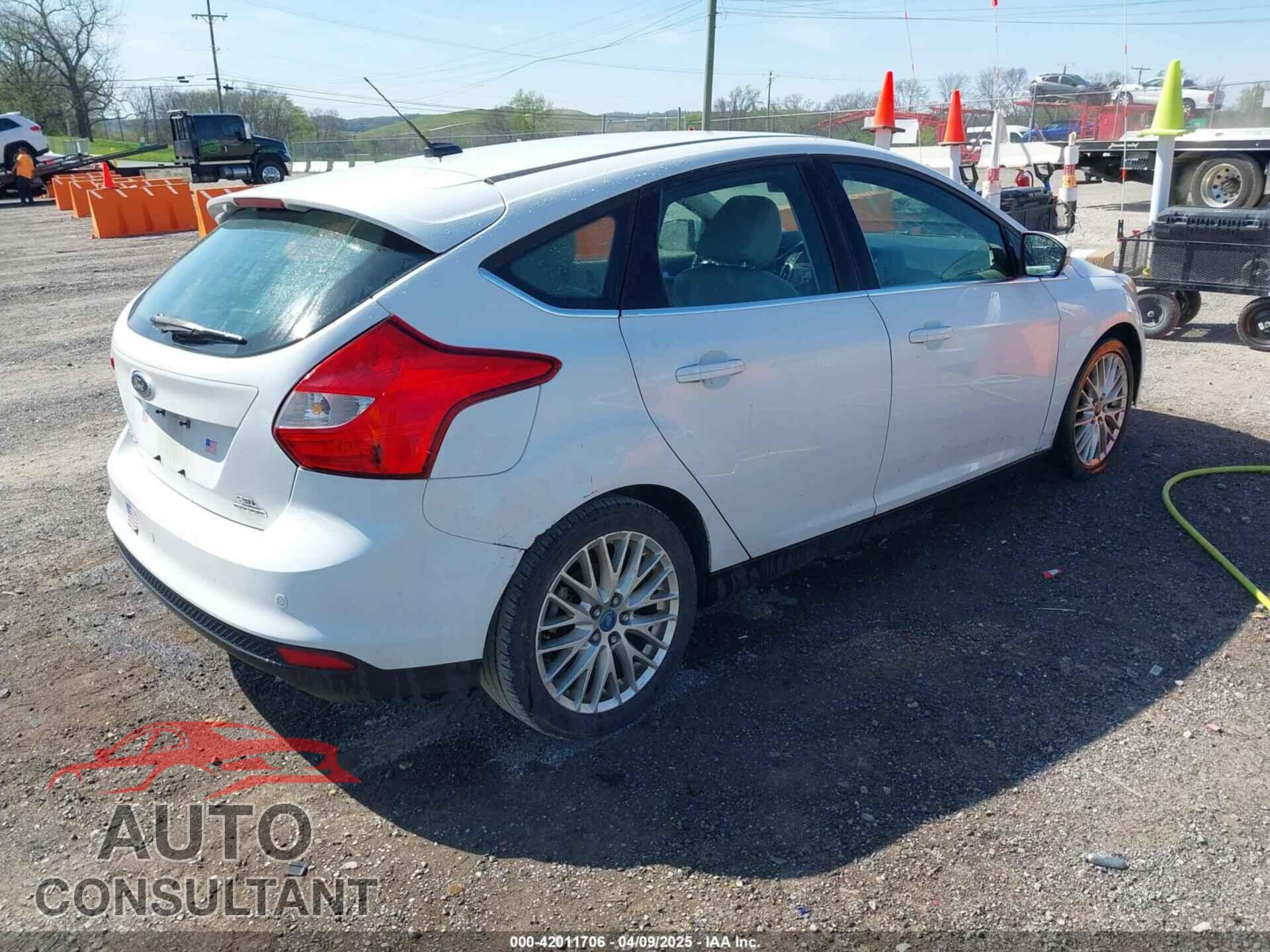 FORD FOCUS 2012 - 1FAHP3M21CL413436