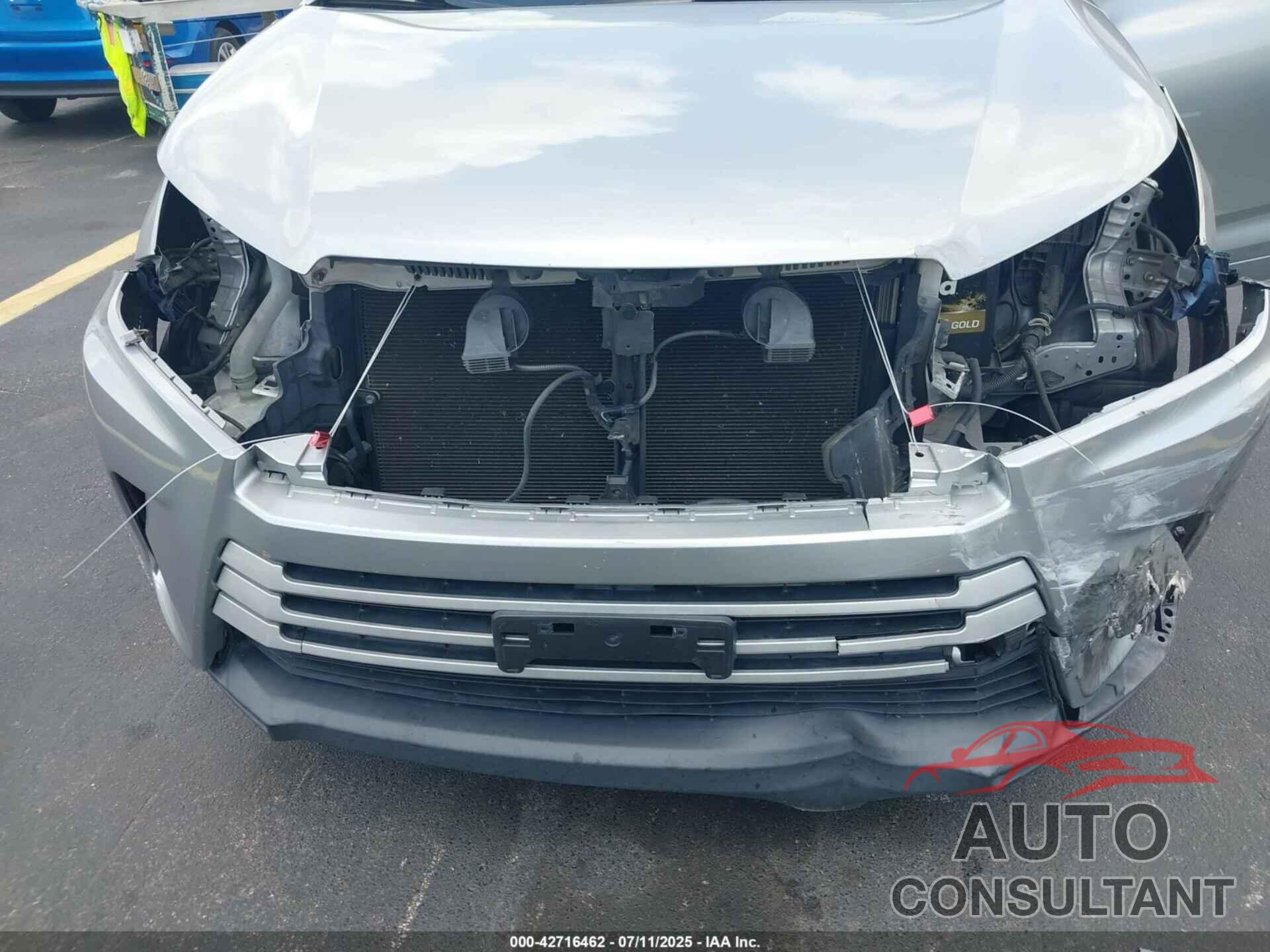 TOYOTA HIGHLANDER 2017 - 5TDZARFH1HS030302