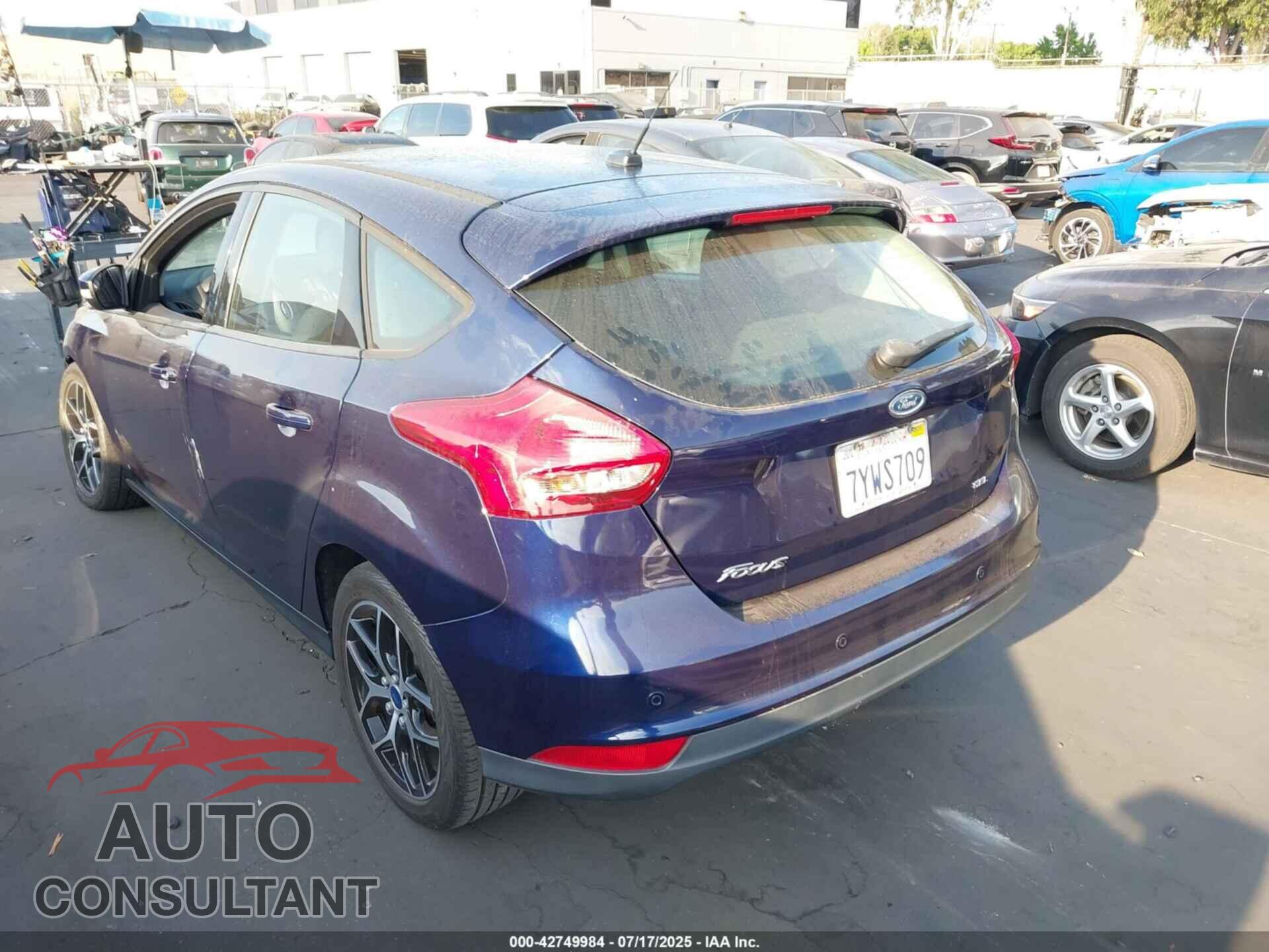 FORD FOCUS 2017 - 1FADP3M2XHL258164