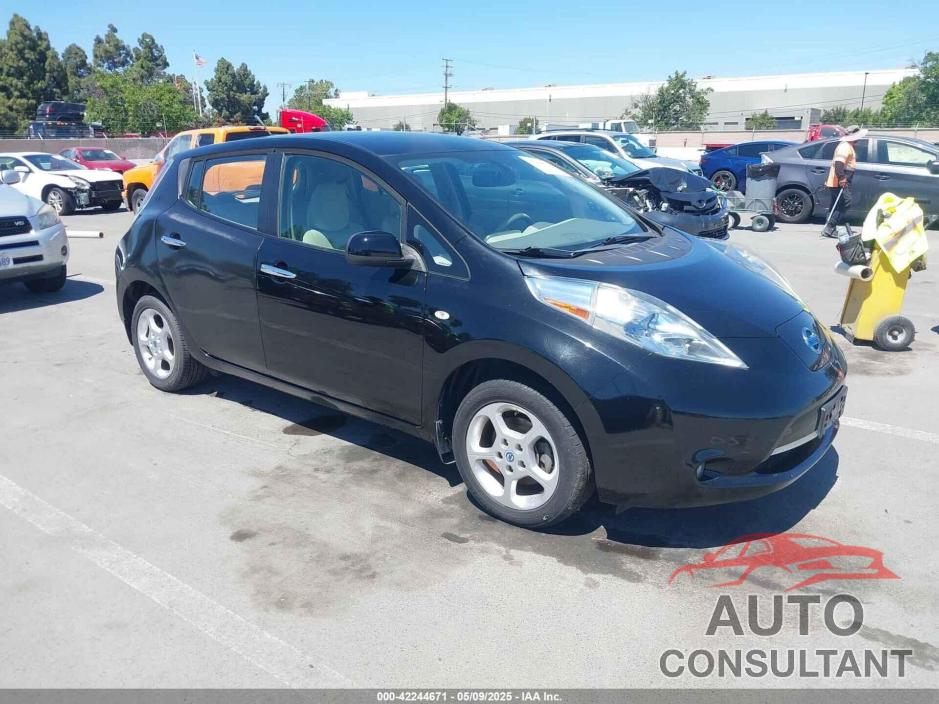 NISSAN LEAF 2011 - JN1AZ0CPXBT002569