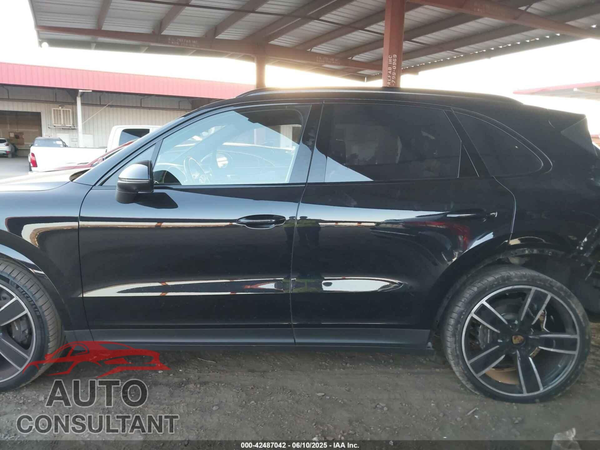 PORSCHE CAYENNE 2021 - WP1AA2AY5MDA04012