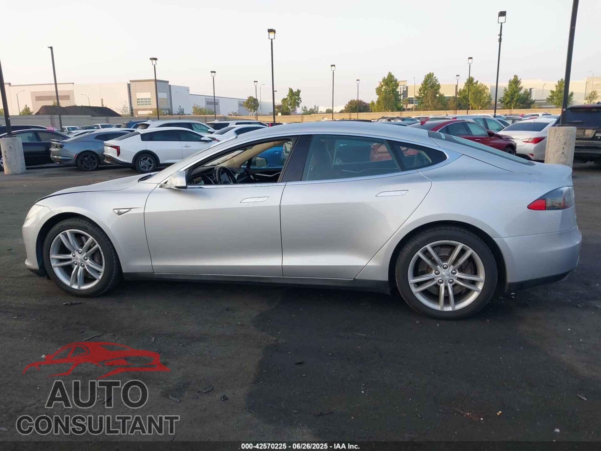 TESLA MODEL S 2013 - 5YJSA1CN6DFP11289
