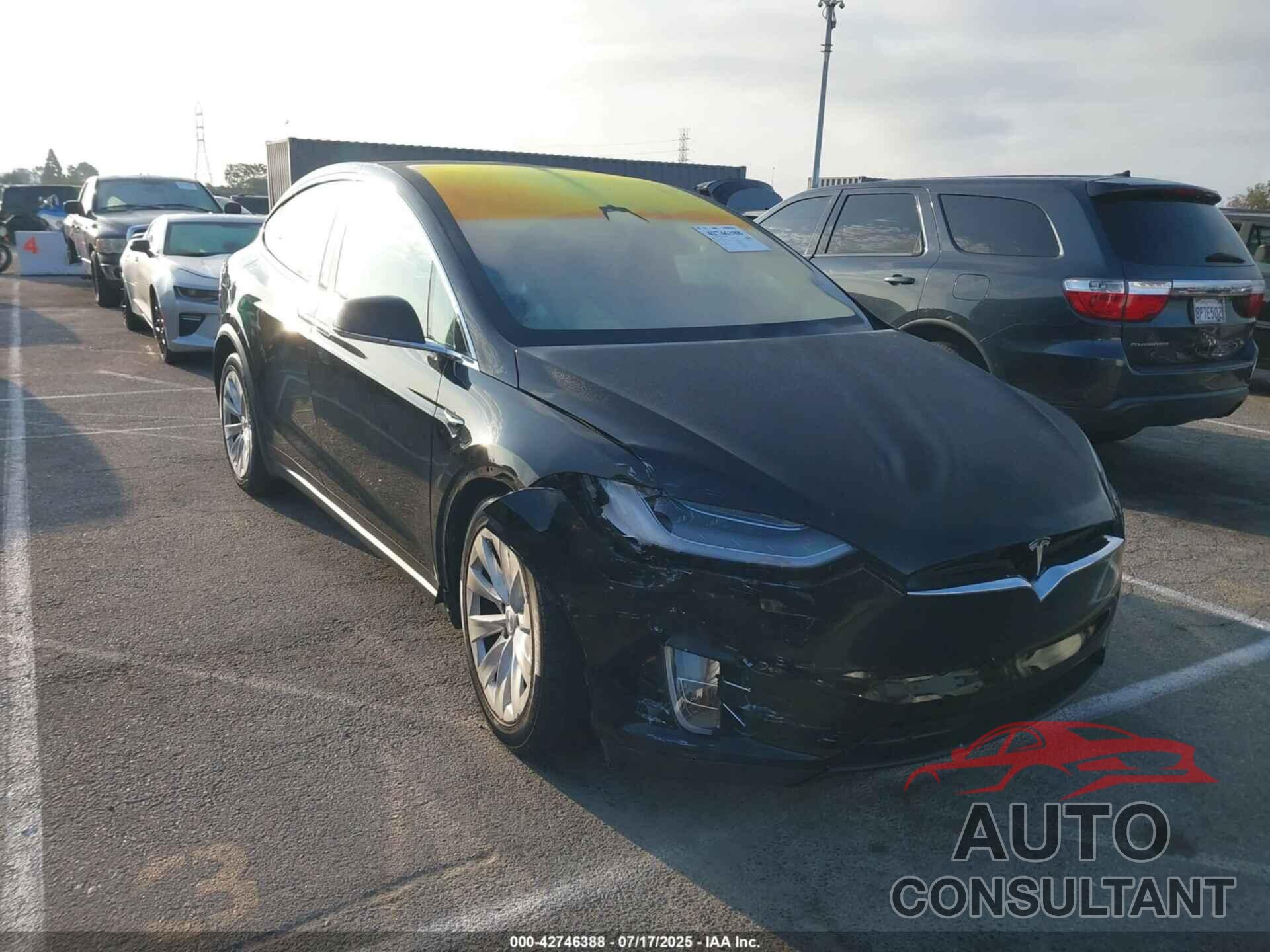 TESLA MODEL X 2020 - 5YJXCBE21LF283025