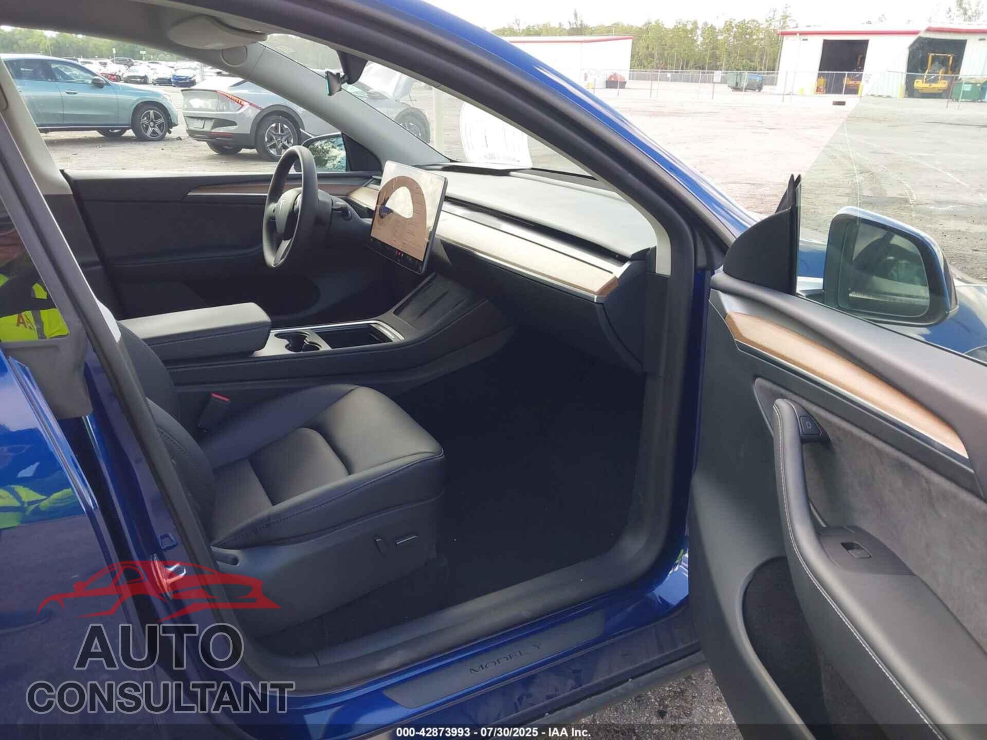 TESLA MODEL Y 2024 - 7SAYGDED5RF090491