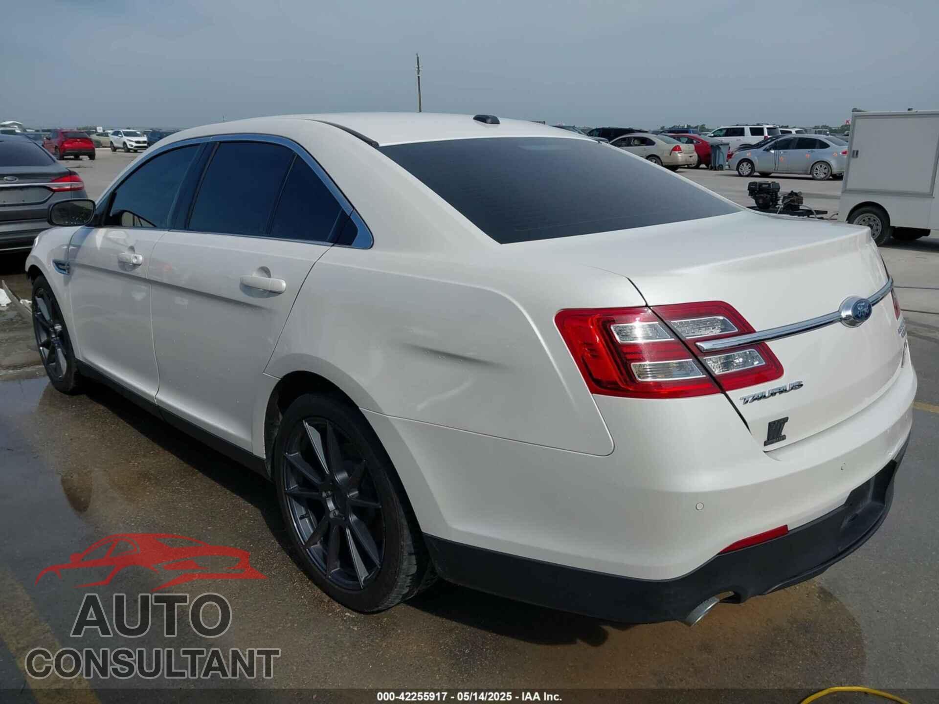 FORD TAURUS 2015 - 1FAHP2F83FG182936