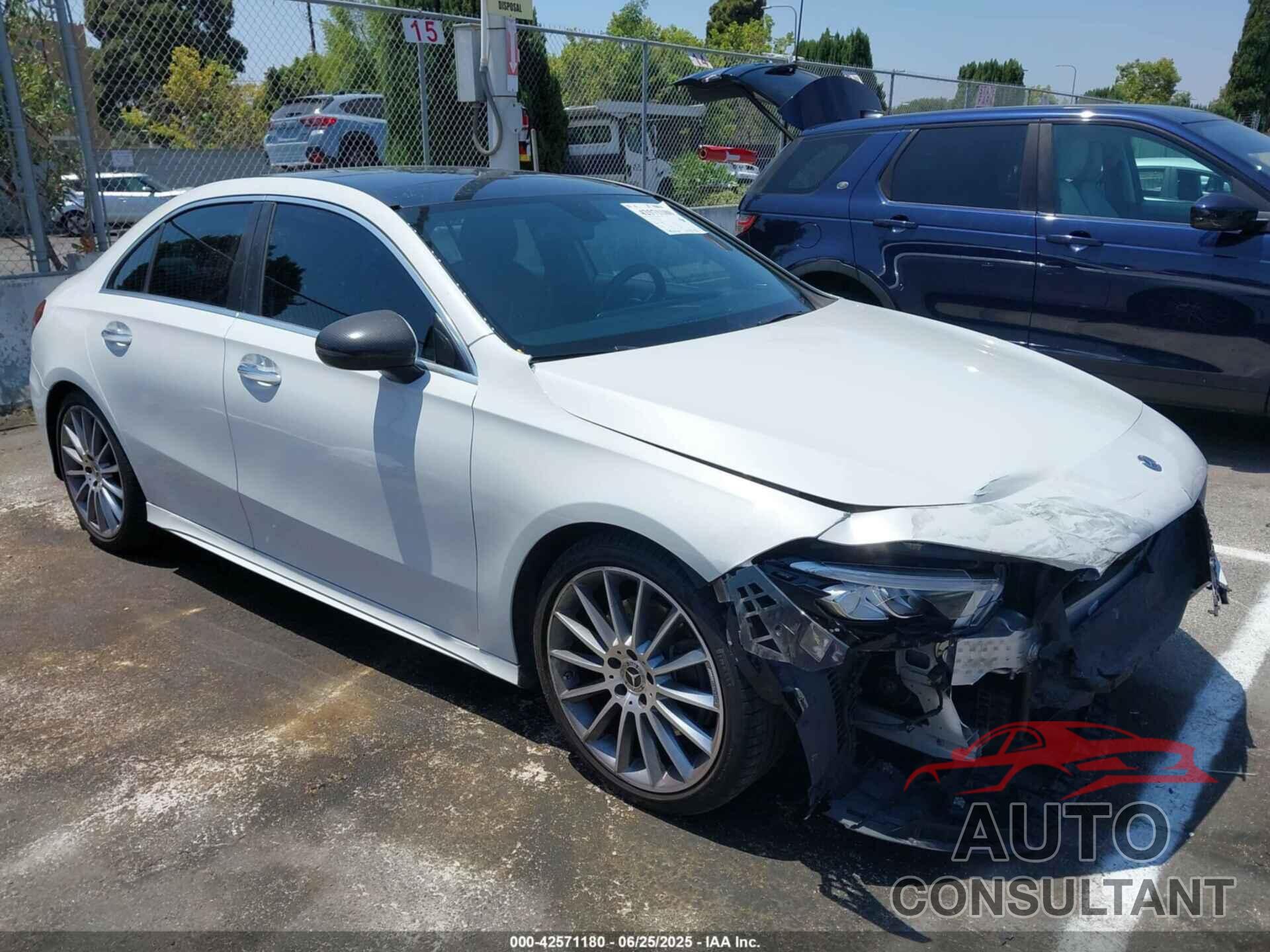 MERCEDES-BENZ A 220 2020 - W1K3G4EB3LW047282