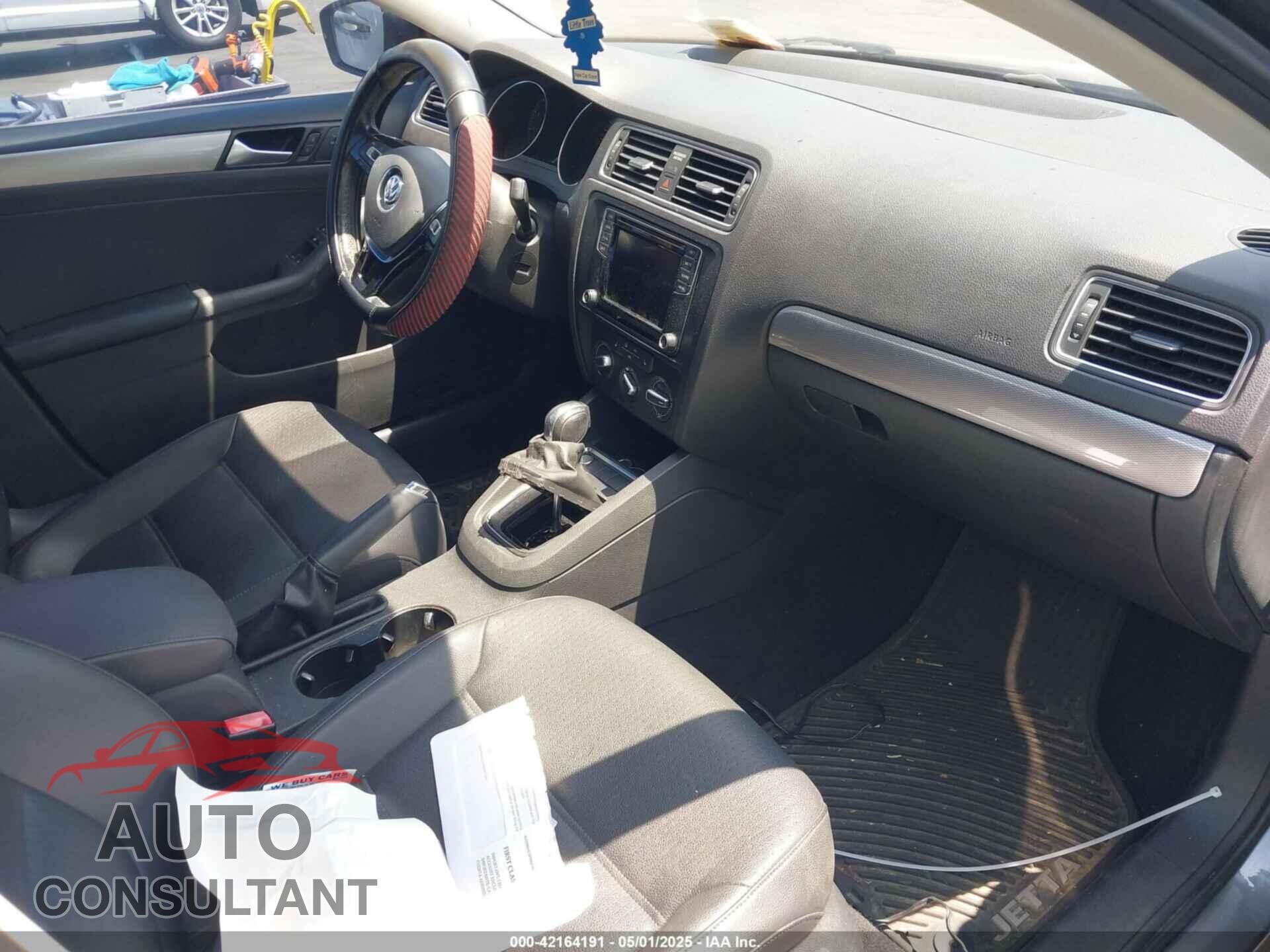 VOLKSWAGEN JETTA 2017 - 3VWDB7AJXHM309363