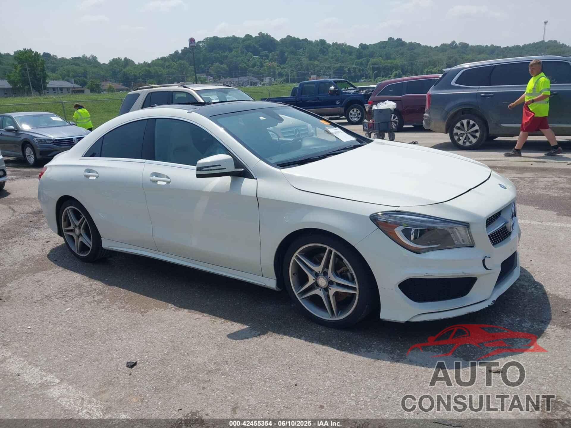 MERCEDES-BENZ CLA 250 2015 - WDDSJ4EB2FN168201