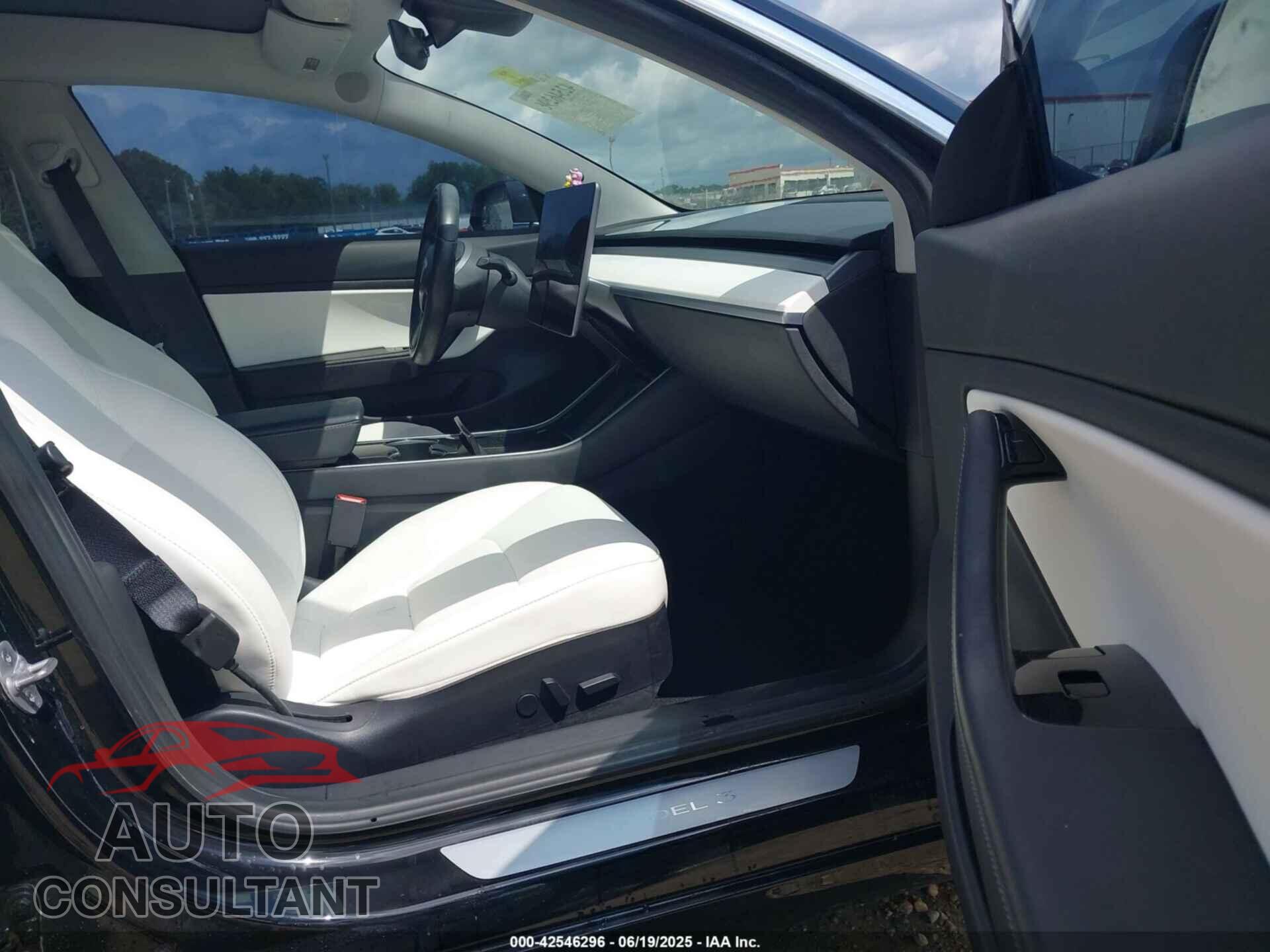 TESLA MODEL 3 2018 - 5YJ3E1EB0JF078750