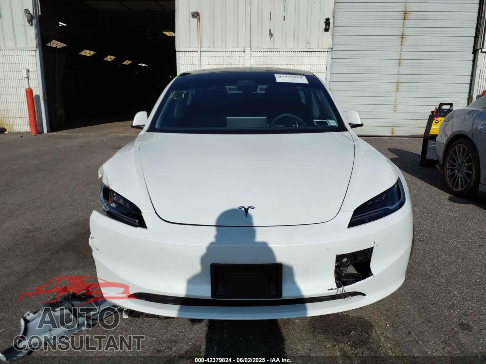 TESLA MODEL 3 2024 - 5YJ3E1EA9RF756849