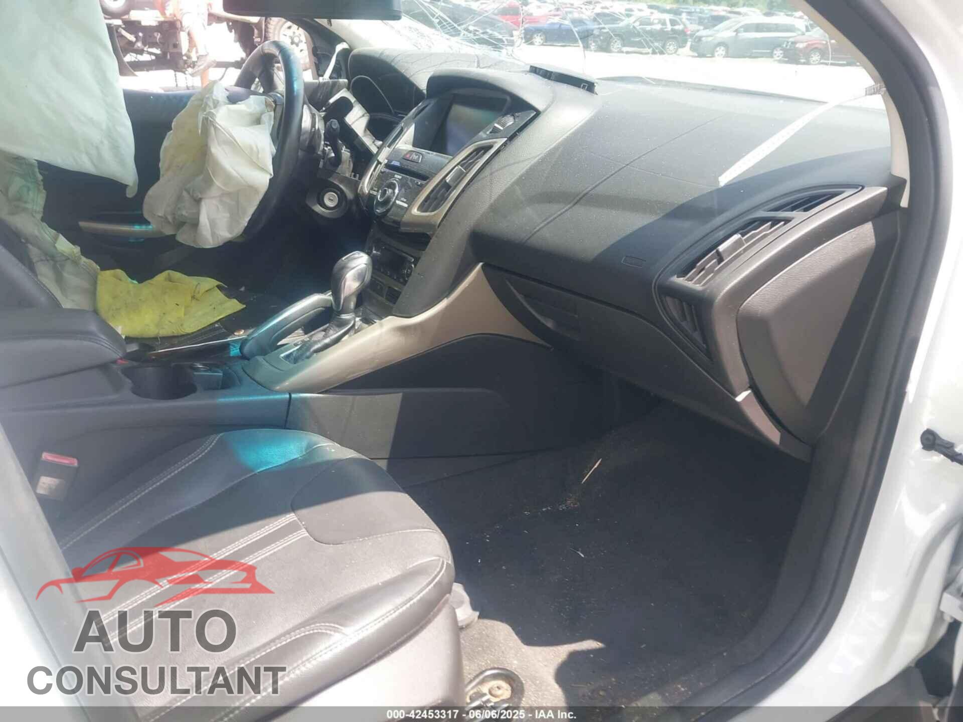 FORD FOCUS 2012 - 1FAHP3M28CL370018