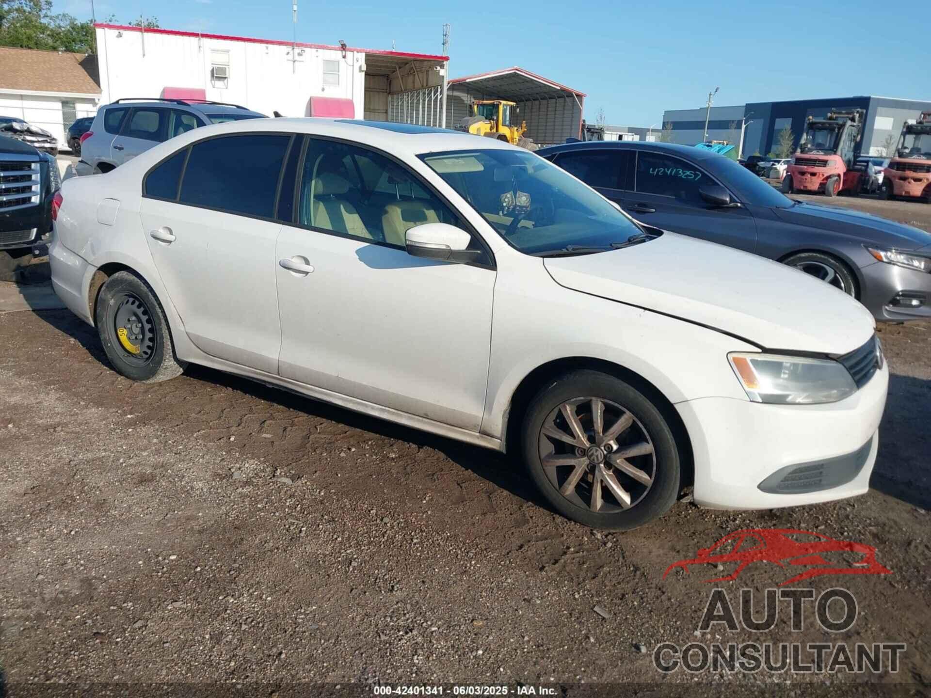 VOLKSWAGEN JETTA 2011 - 3VWDX7AJ8BM338501