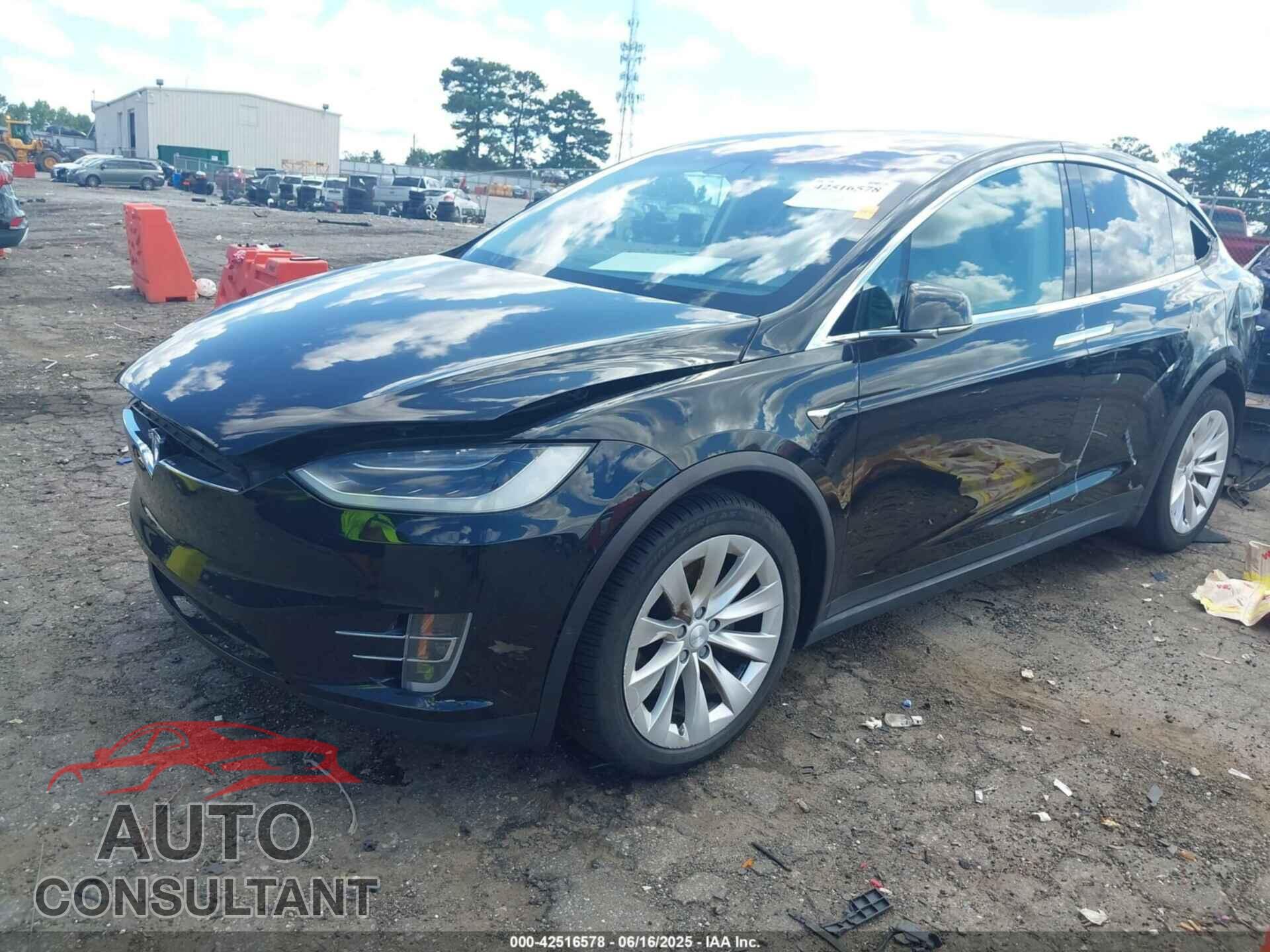 TESLA MODEL X 2017 - 5YJXCAE26HF076843