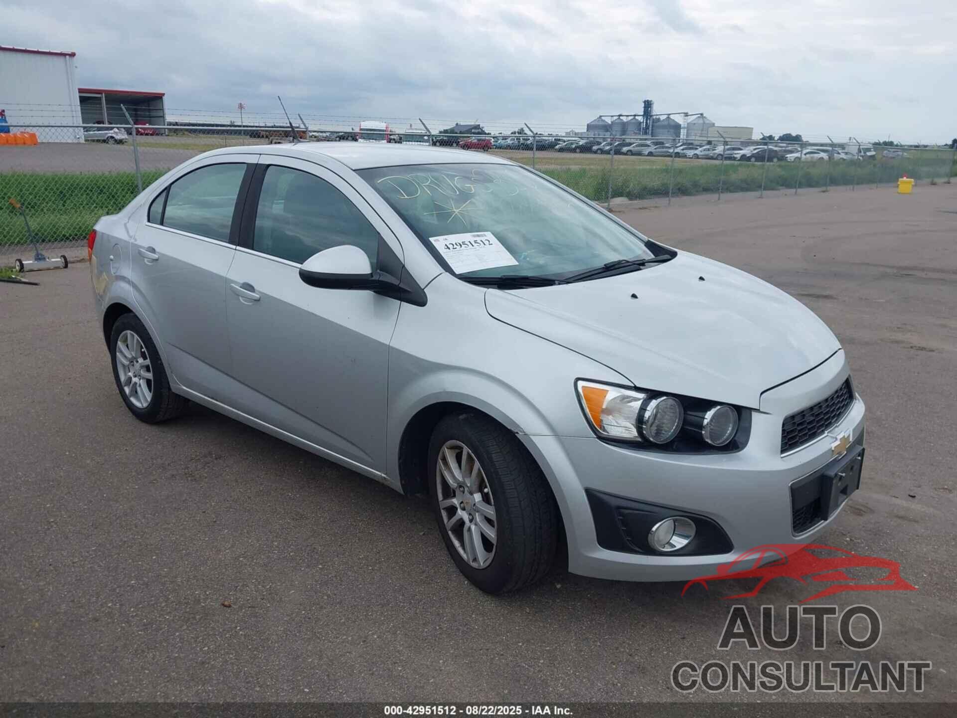 CHEVROLET SONIC 2012 - 1G1JC5SH5C4149845