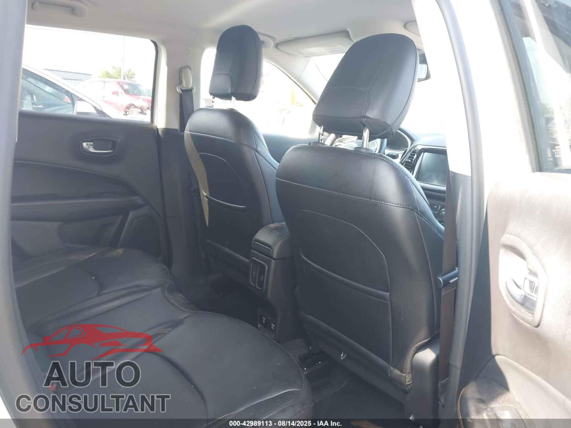 JEEP COMPASS 2019 - 3C4NJDCB4KT666601