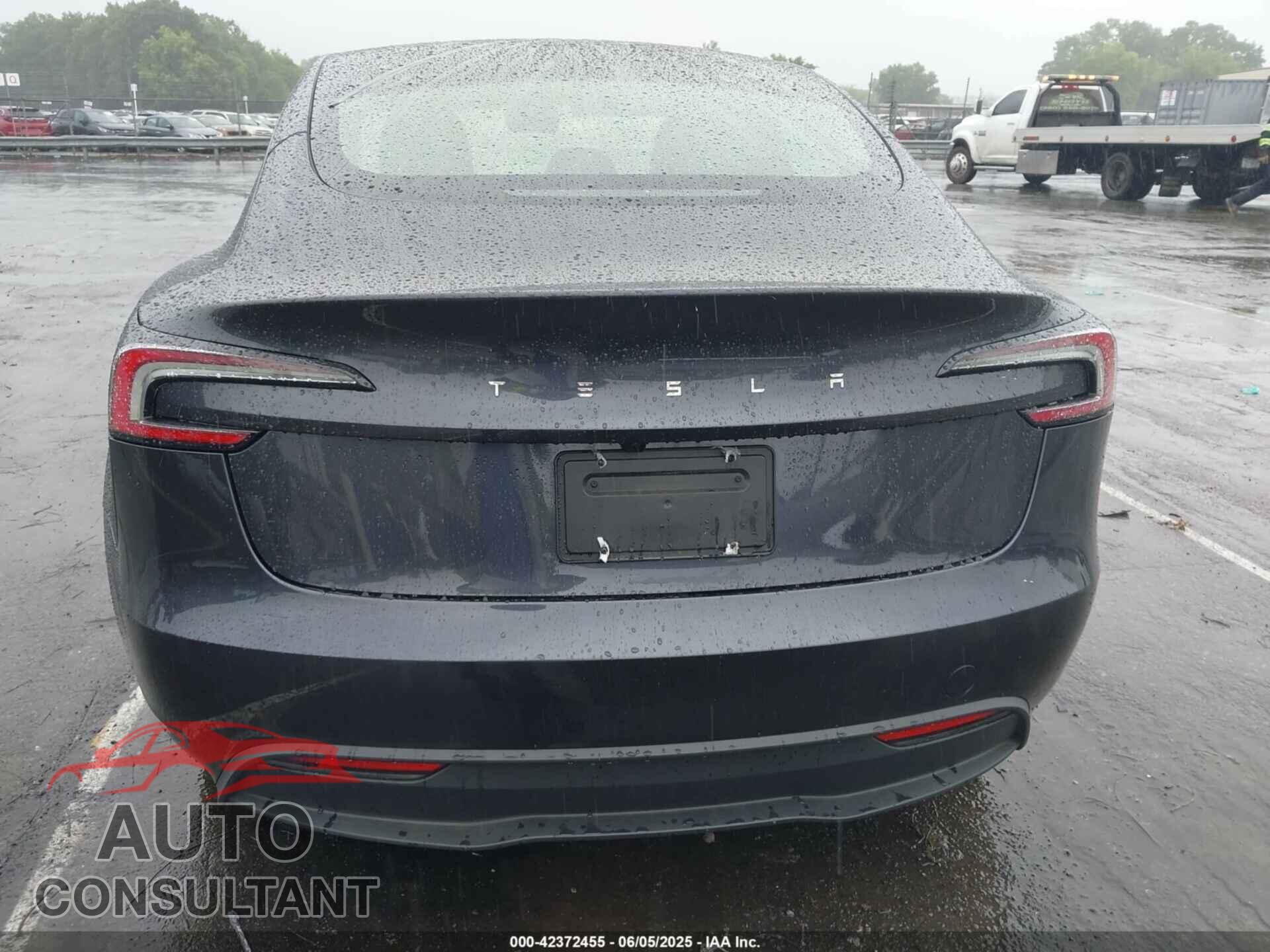 TESLA MODEL 3 2025 - 5YJ3E1EA3SF921414