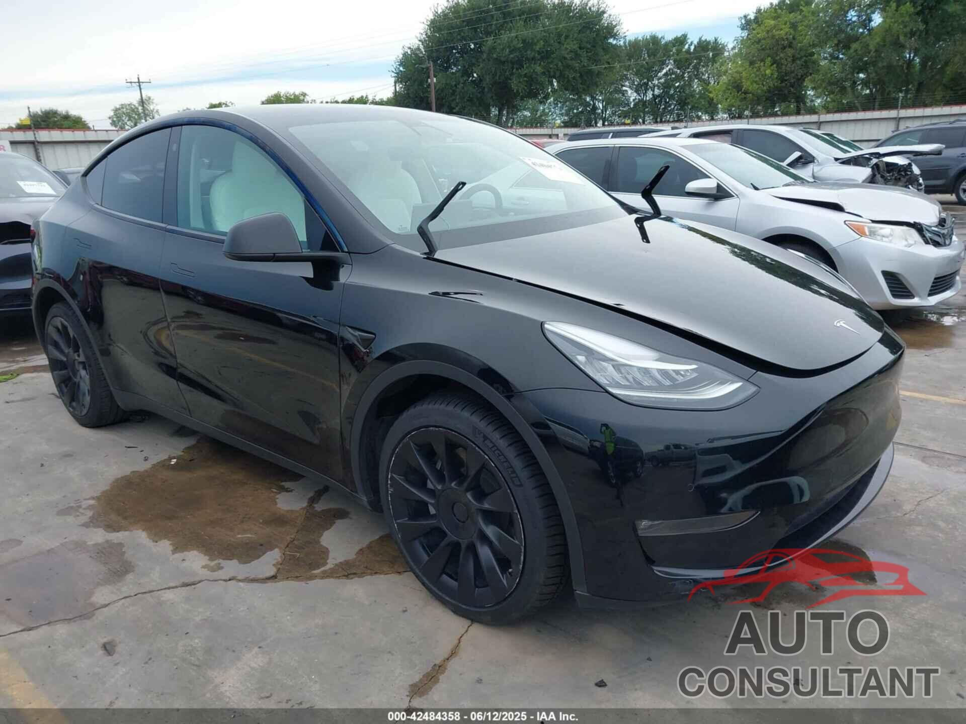 TESLA MODEL Y 2021 - 5YJYGDEE8MF267825