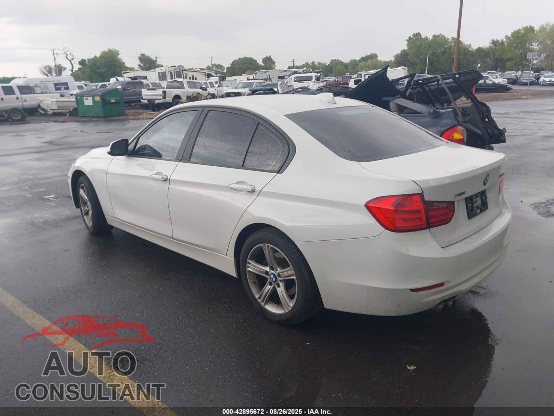 BMW 328I 2013 - WBA3B5C5XDF592342
