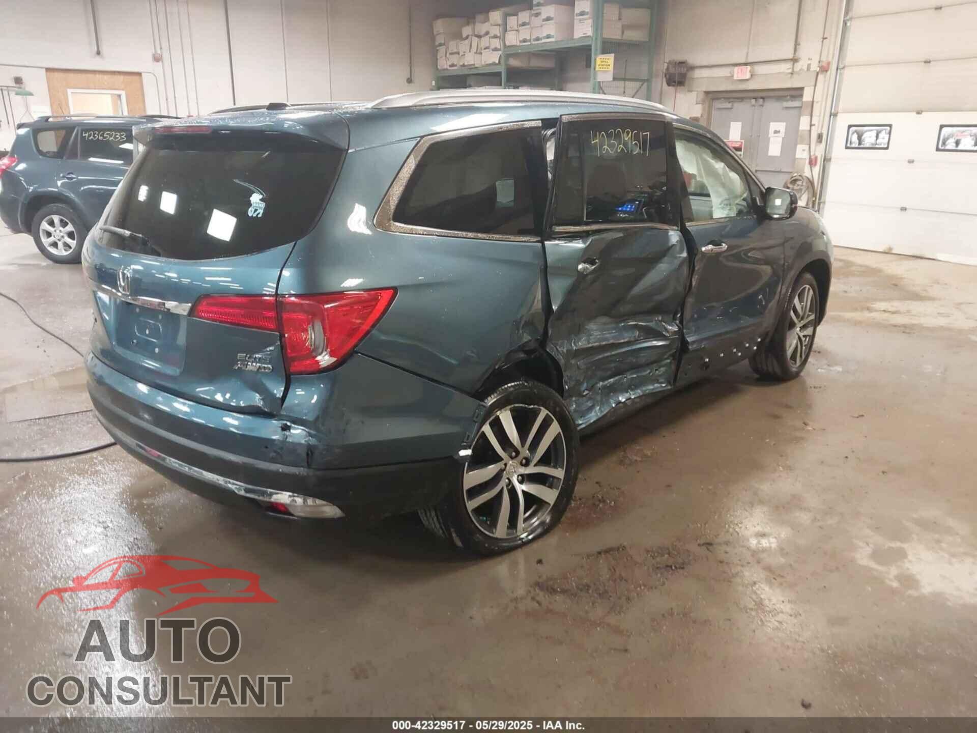 HONDA PILOT 2017 - 5FNYF6H08HB094053