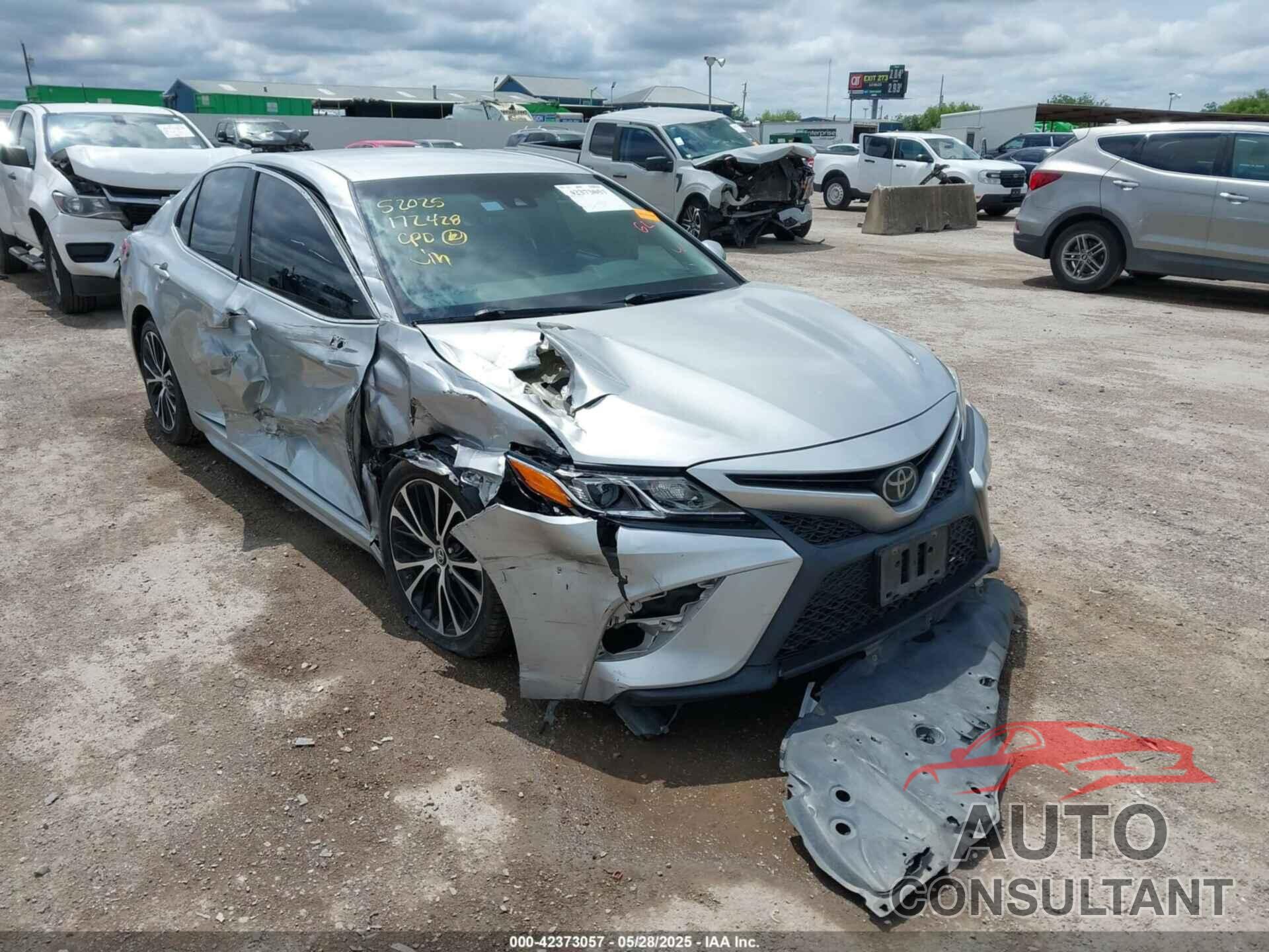 TOYOTA CAMRY 2018 - 4T1B11HK2JU555376