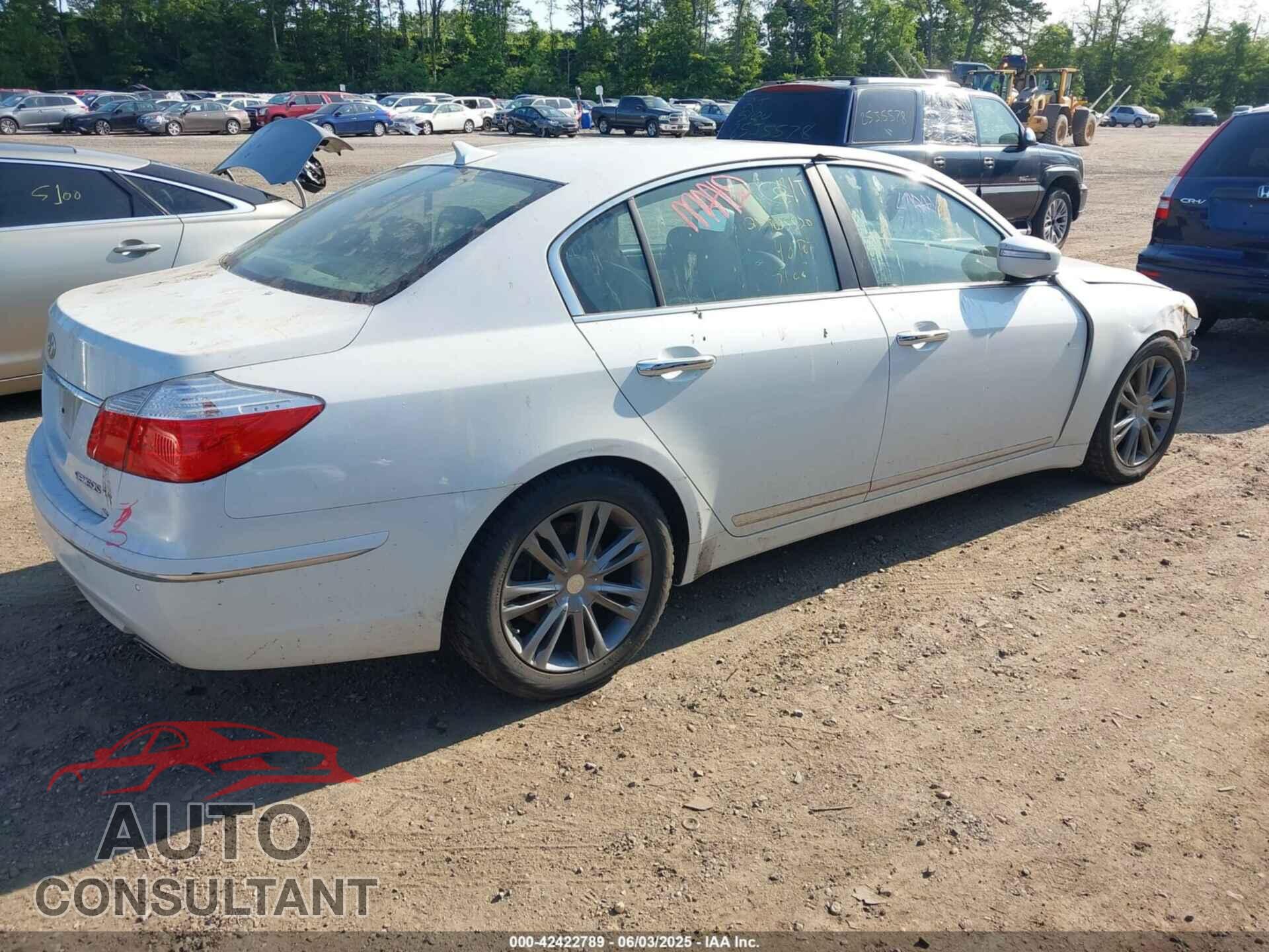 HYUNDAI GENESIS 2011 - KMHGC4DF6BU113549