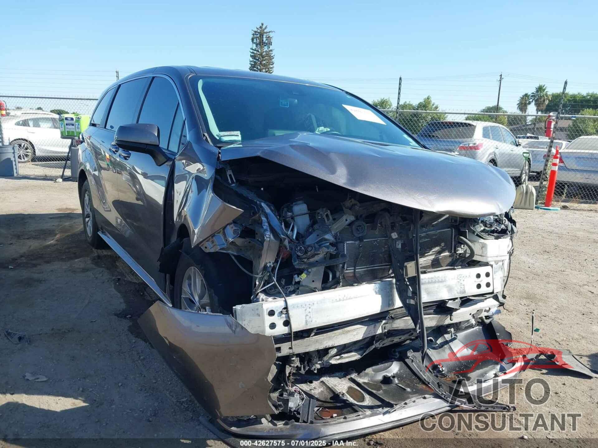TOYOTA SIENNA 2023 - 5TDKRKEC6PS168715