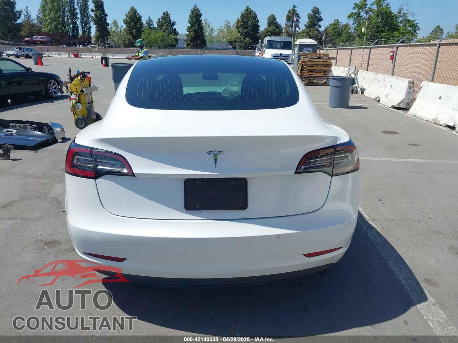 TESLA MODEL 3 2020 - 5YJ3E1EAXLF590591