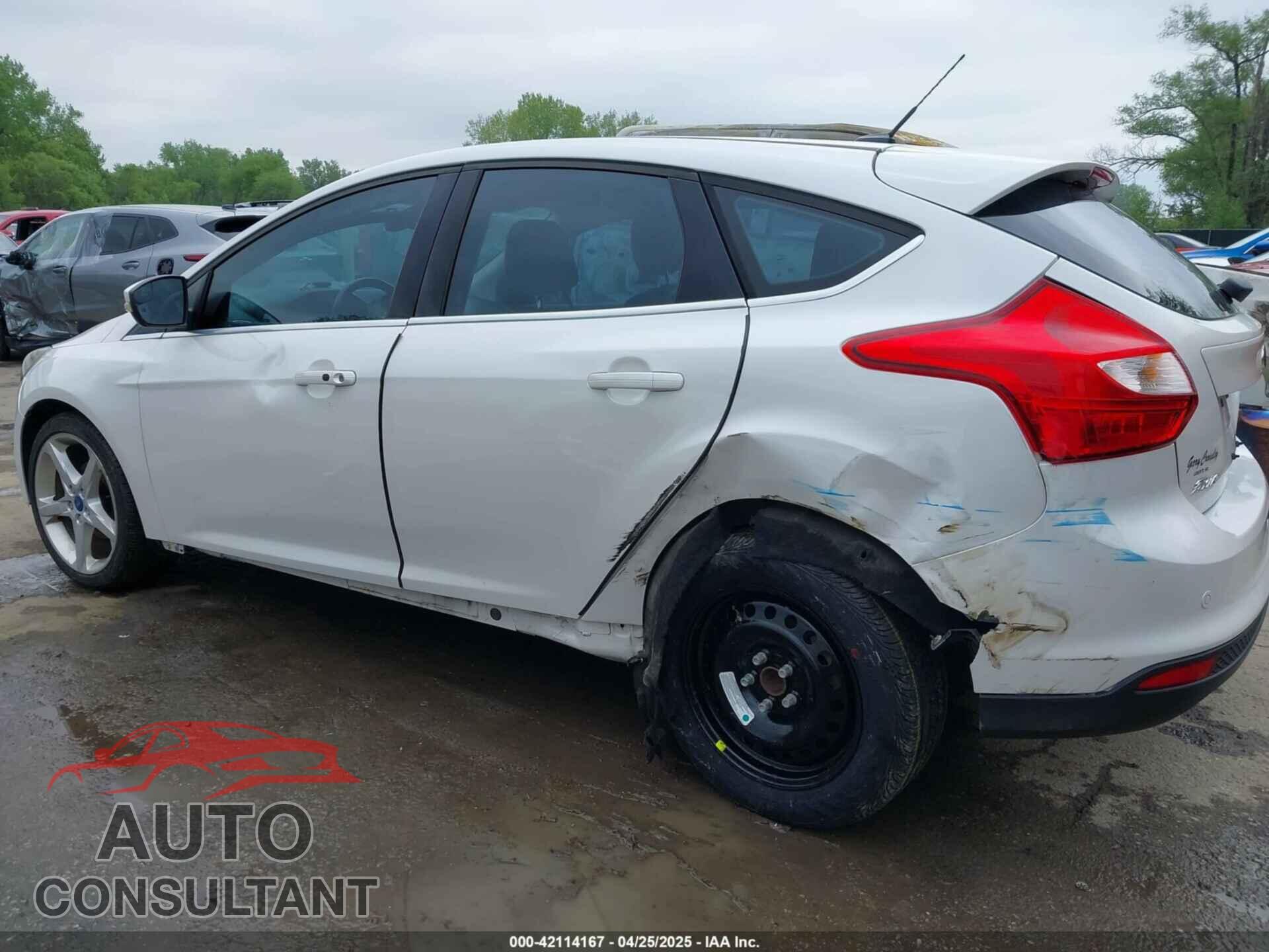 FORD FOCUS 2012 - 1FAHP3N22CL237852